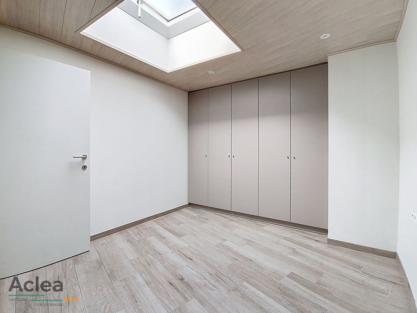 gelijkvloers appartement met terras en ruime tuin foto 10