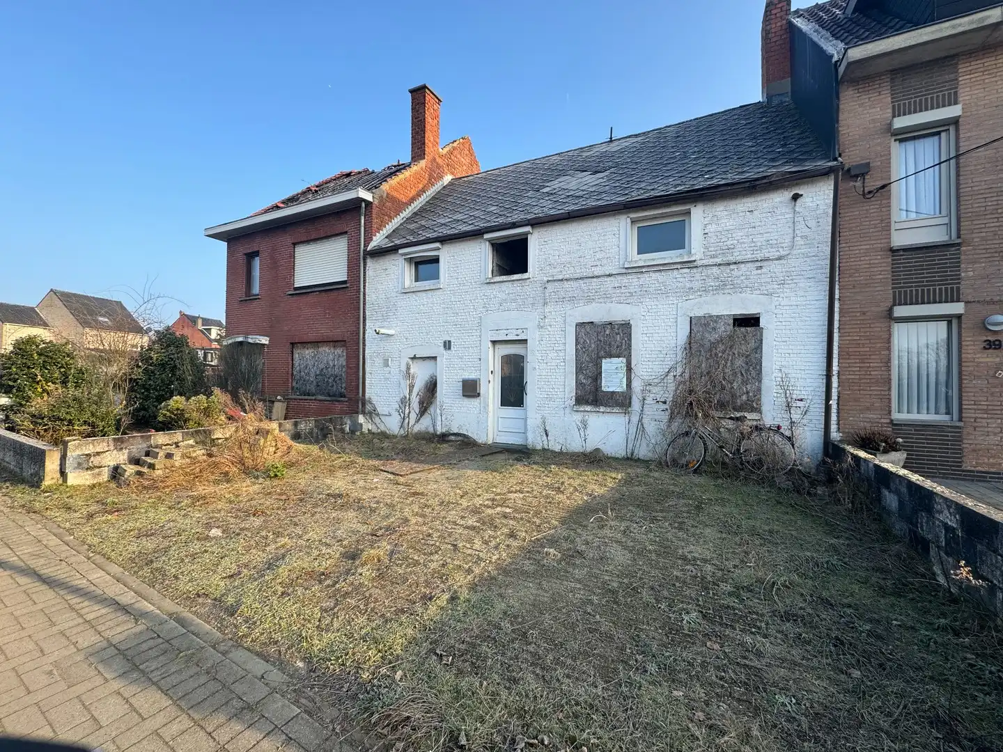 Te renoveren woning in doodlopende straat foto 2