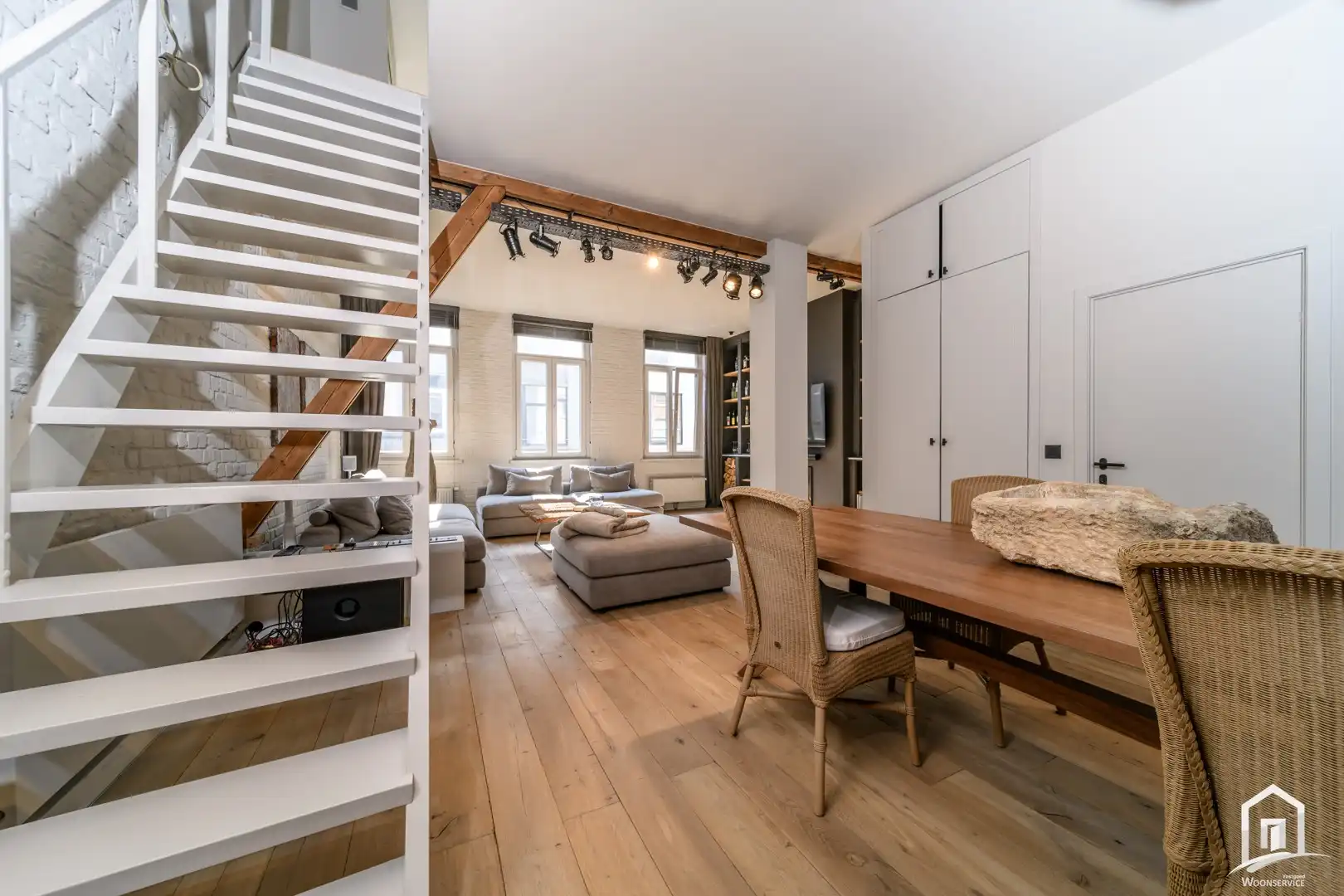 Unieke loftwoning met inpandige garage foto 12