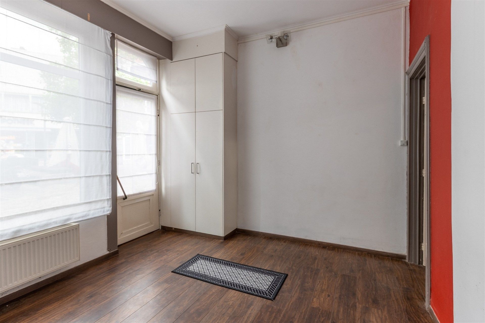 Ruime woning met 3 slaapkamers in het centrum. foto 3