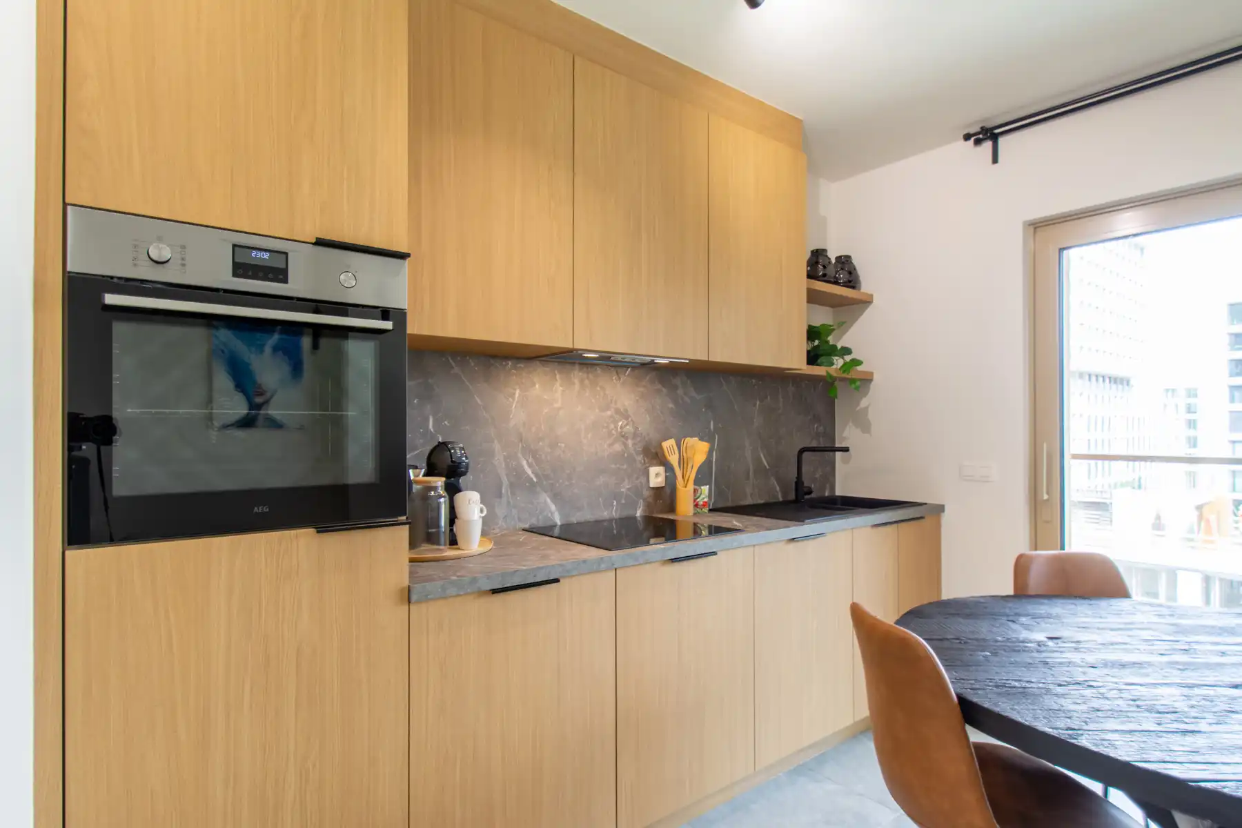 Gemeubelde studio met mooi terrras (Nieuw Zuid) foto 8