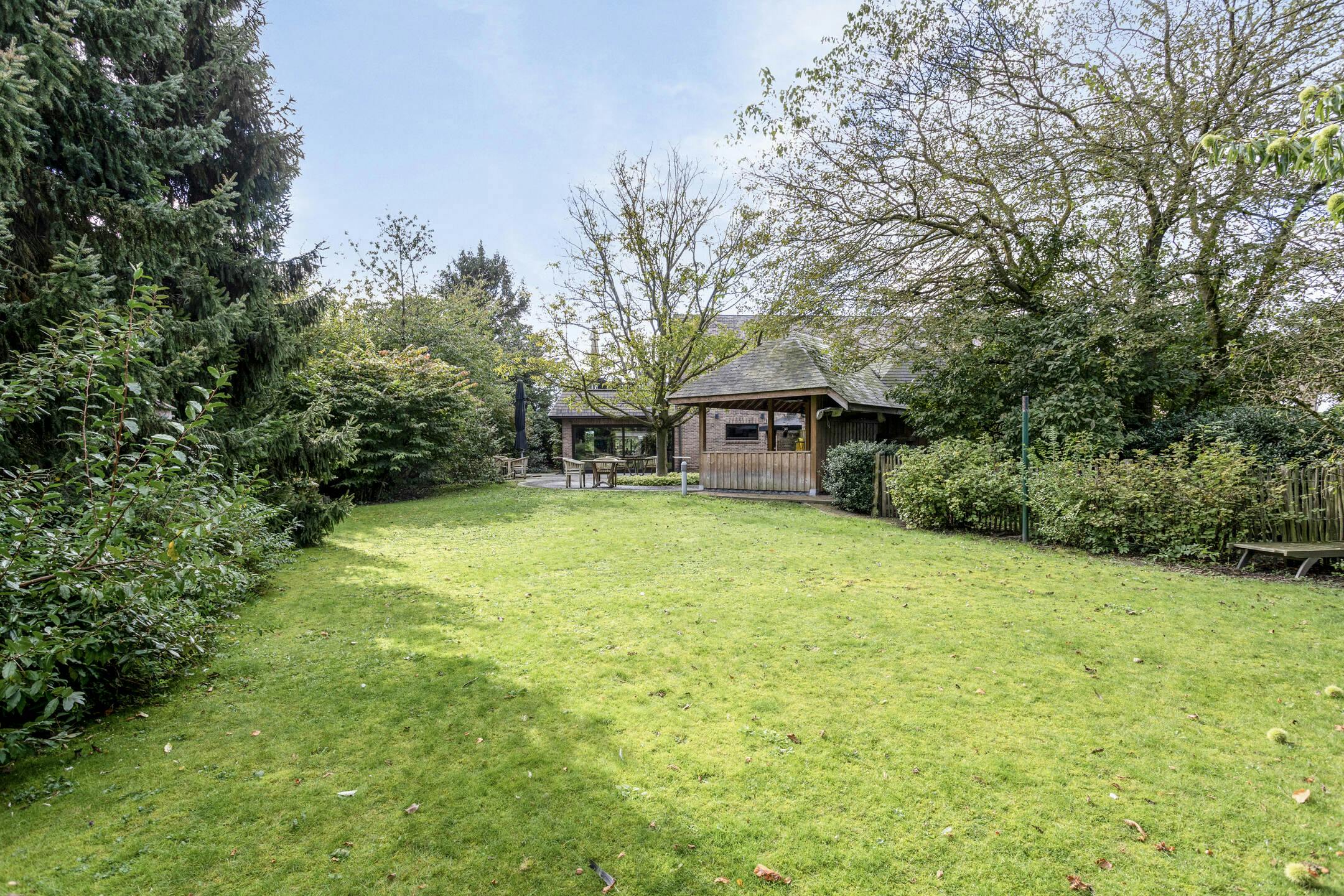 Polyvalent gebouw met woning te koop te Brecht! foto 47