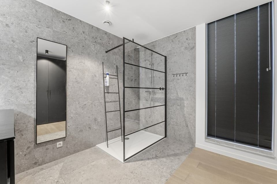 LUXUEUS PENTHOUSE MET EEN RUIM TERRAS EN ONDERGRONDSE STAANPLAATS IN HASSELT foto 15