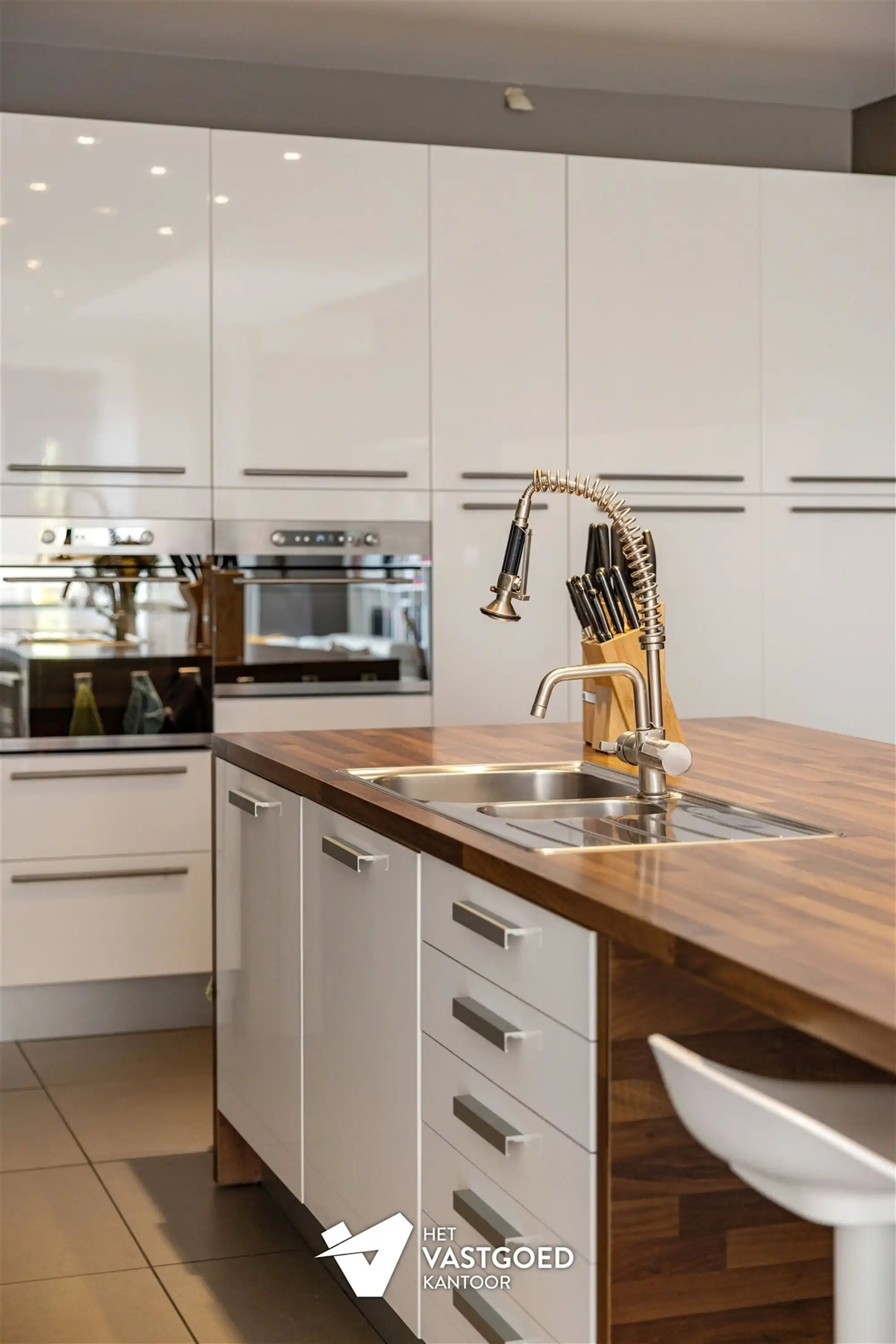 PRACHTIGE, RUIME EN ENERGIEZUINIGE WONING OP MOOI PERCEEL foto 10