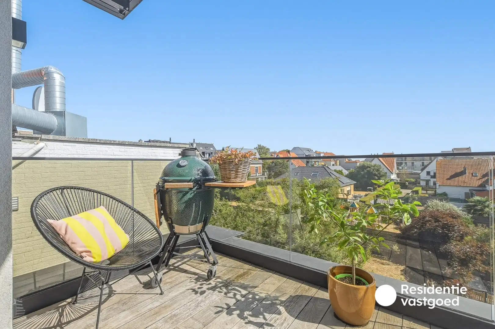 Wonen boven, ondernemen beneden: volledig gerenoveerd restaurant met luxueuze woonst in hartje De Haan foto 10