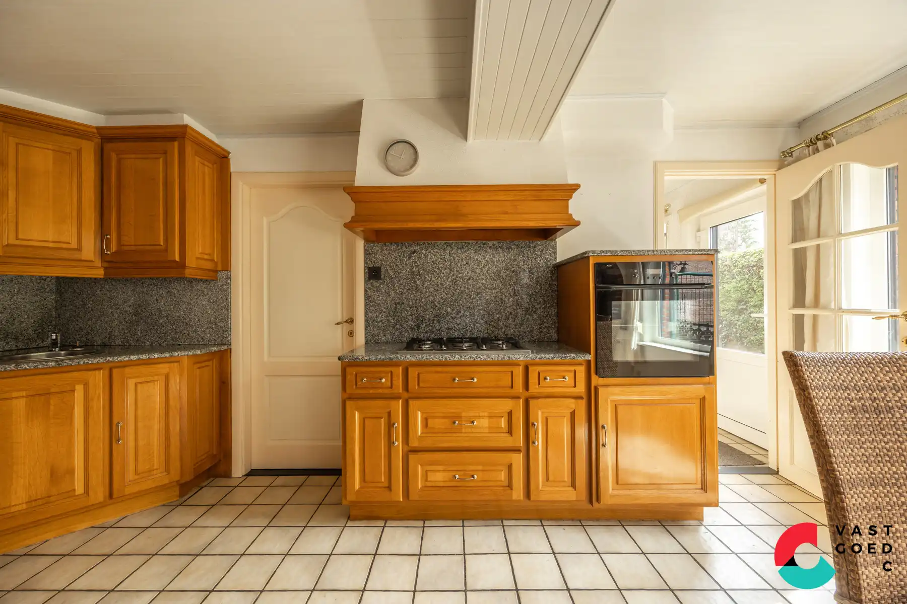 Te renoveren gezinswoning in het centrum van Hamont-Achel foto 10