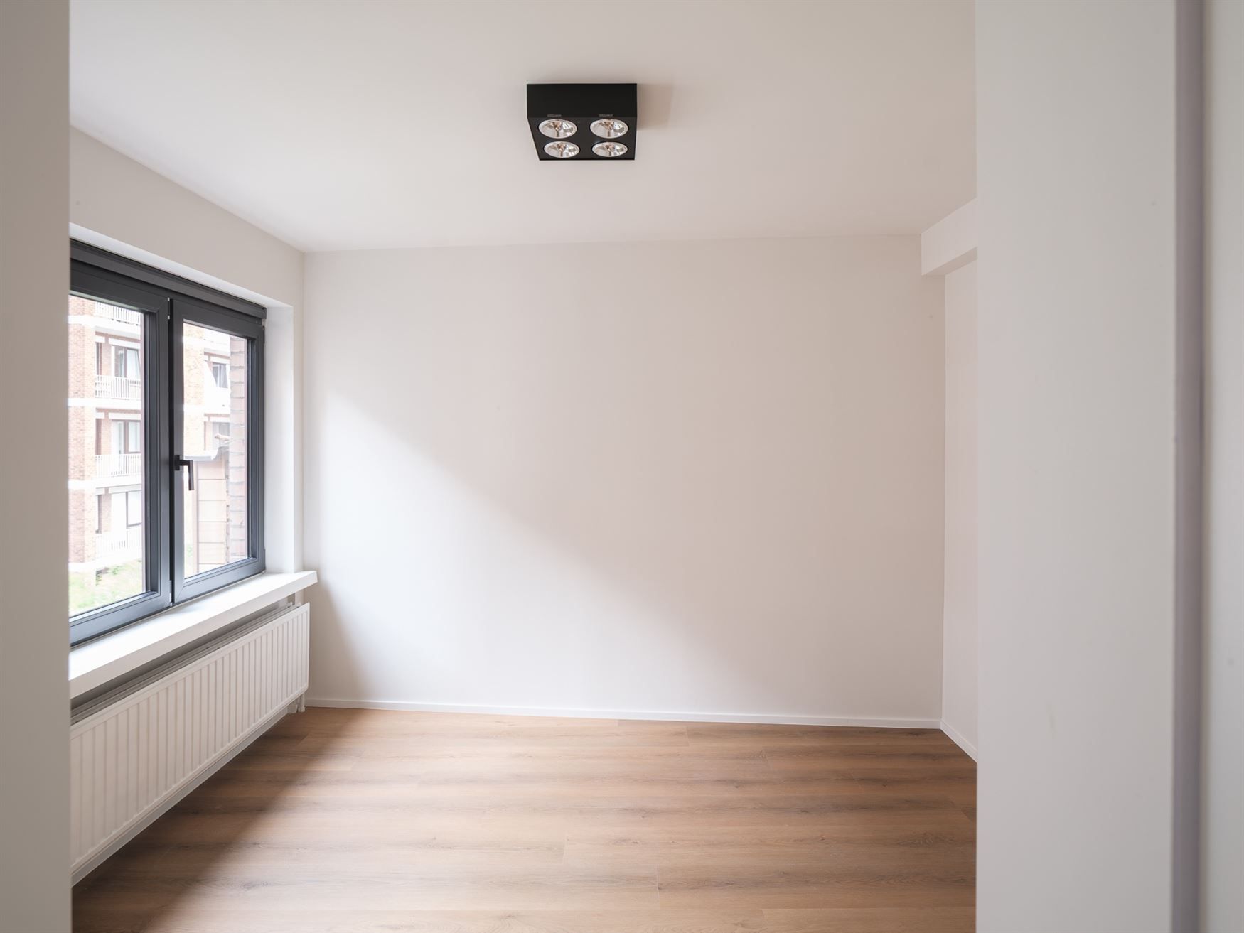 Volledig gerenoveerd appartement met hoogwaardige afwerking op topligging in Gent. foto 8