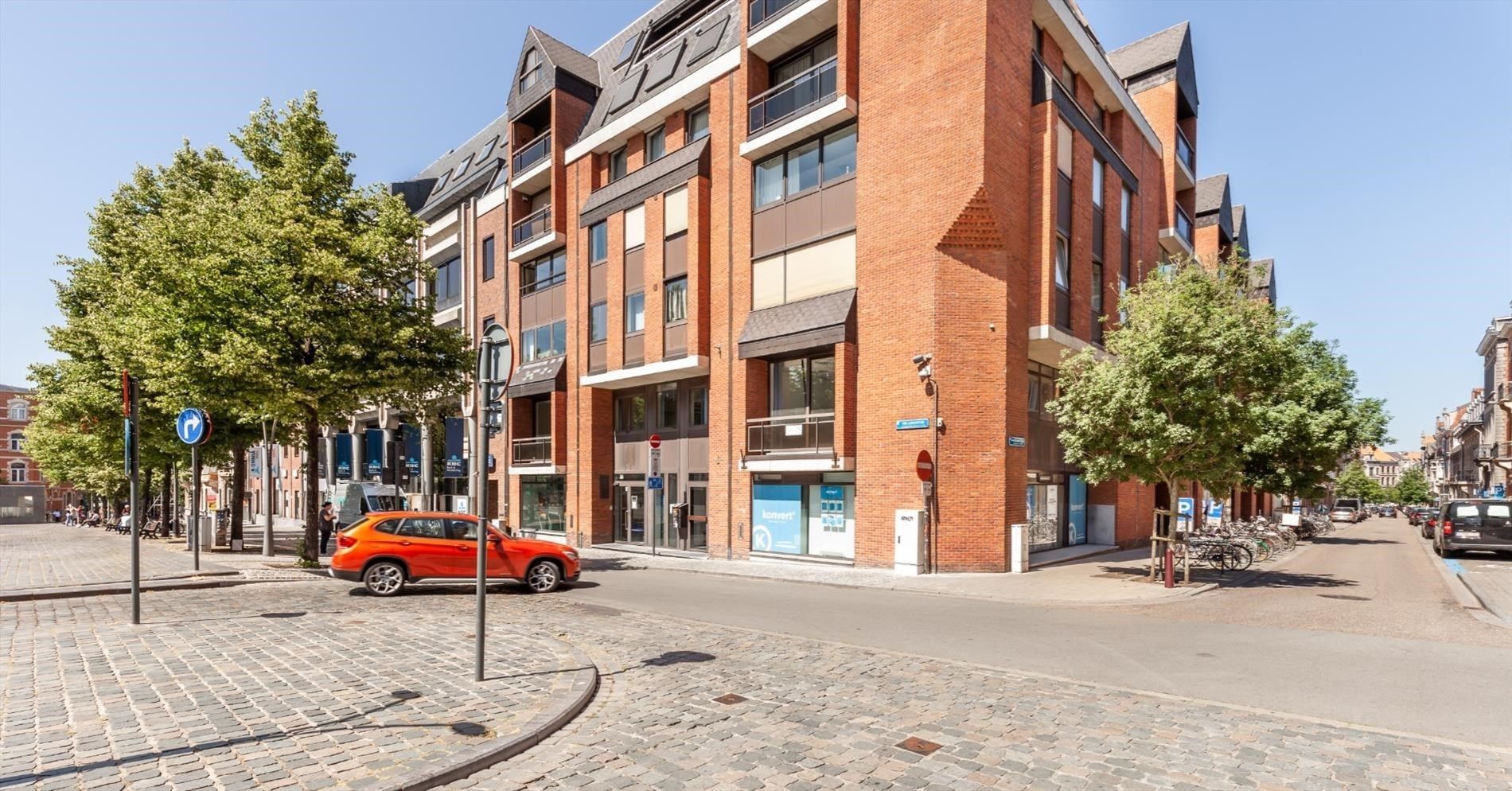 Ondergrondse parkeerplaats aan het Ladeuzeplein foto 6