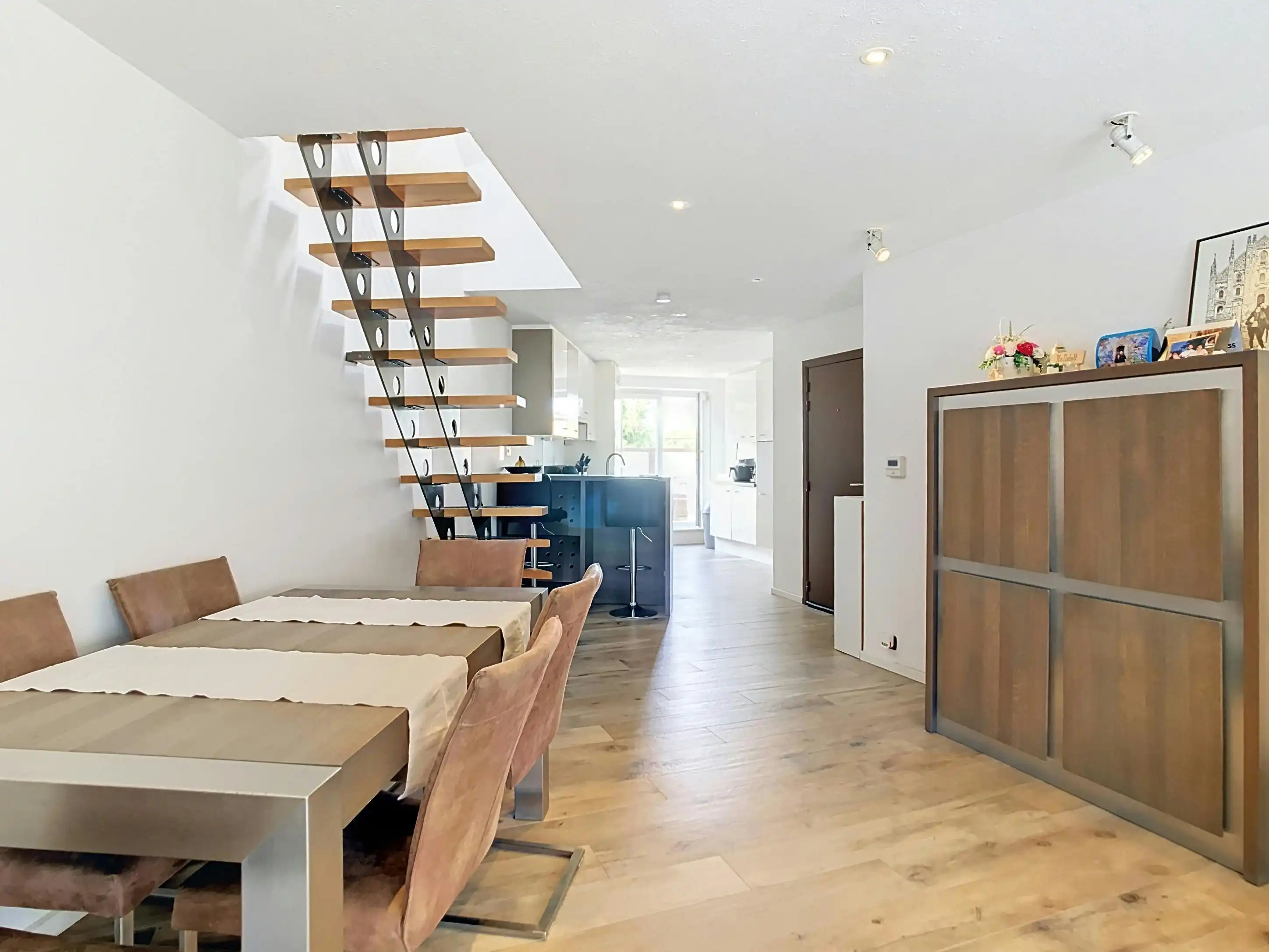 Duplex met terras en autostaanplaats te koop in Burcht foto 6