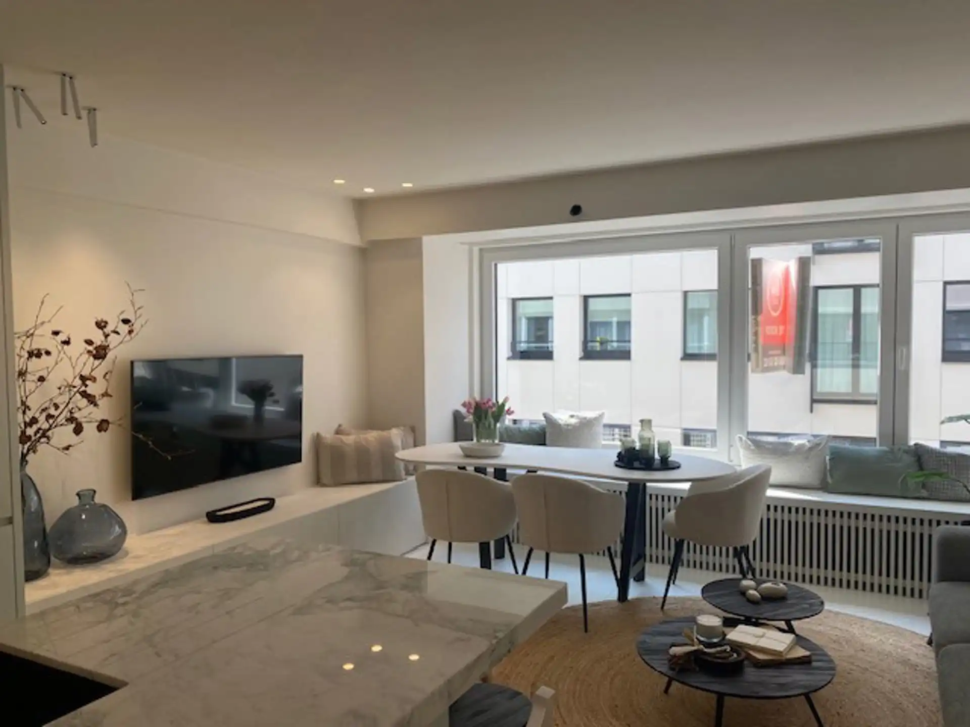 Prachtig gerenoveerd appartement met zijdelings zeezicht!  foto 5