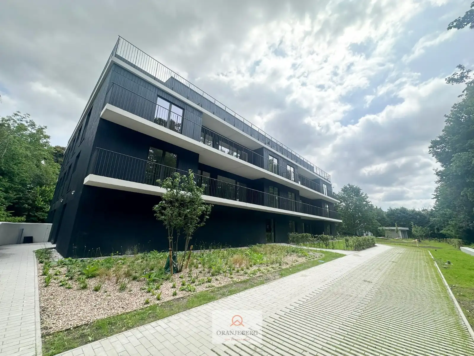 Parkappartement met 3 slps en ondergrondse staanplaats foto 2