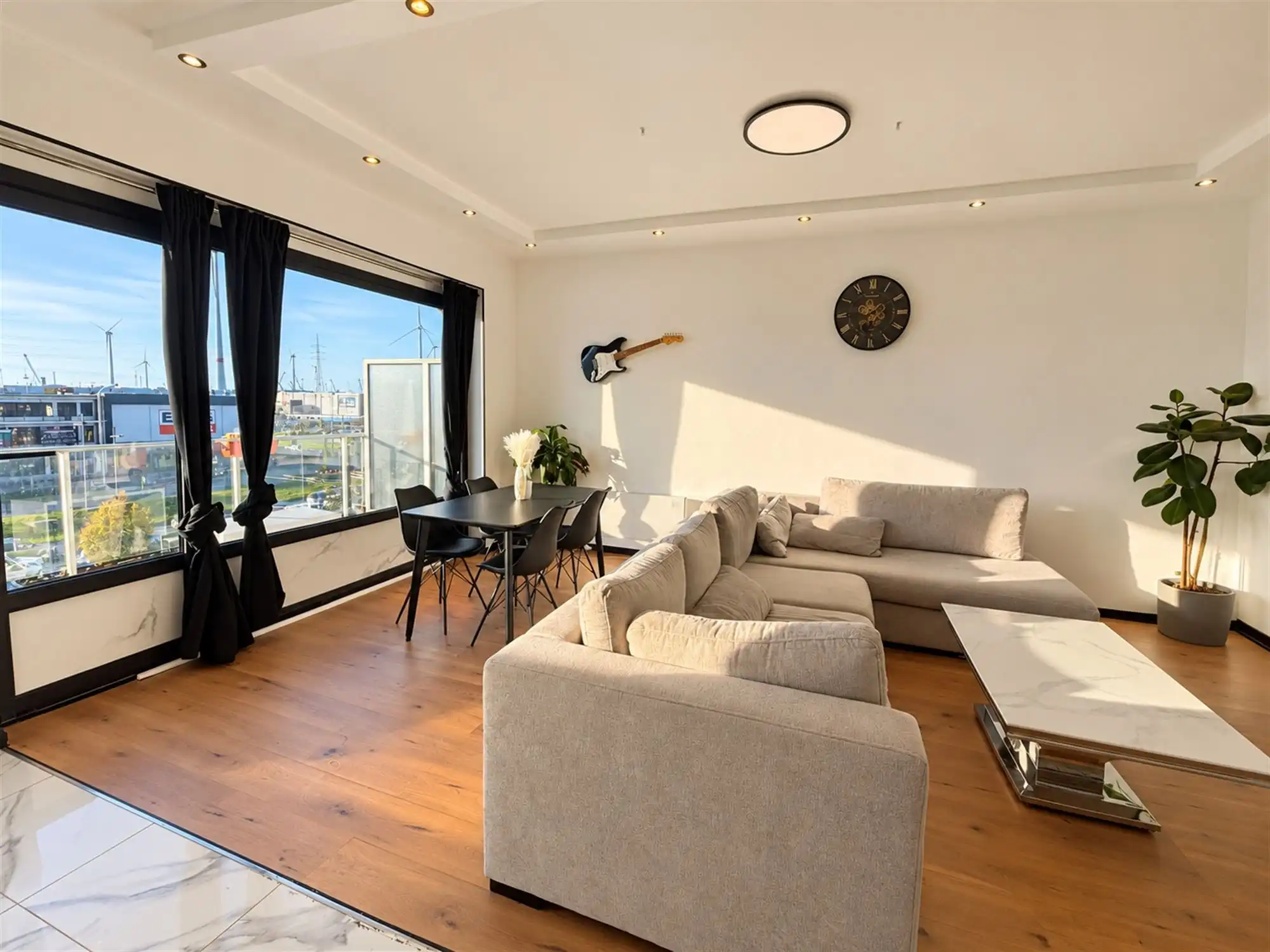 Stijlvol gemeubeld appartement met groot terras aan de Noorderlaan  foto 5