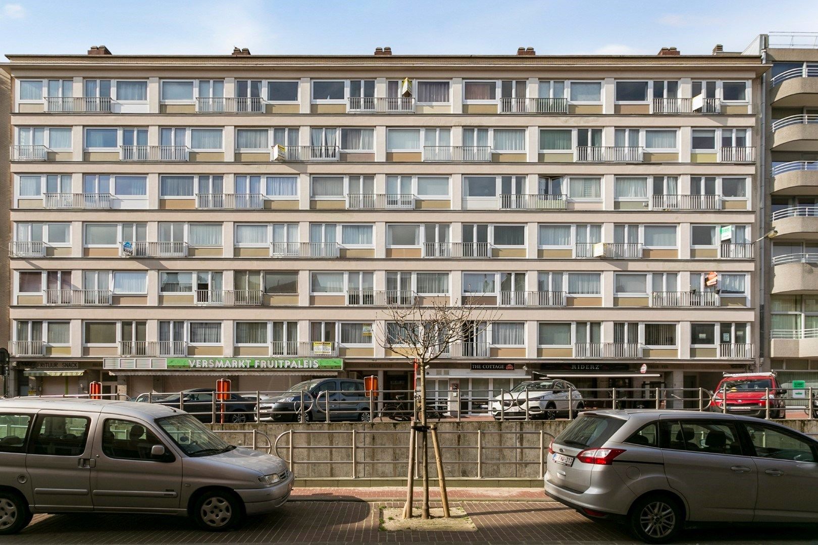 Garagebox aan de rugzijde vd Zeedijk, nabij Casinoplein foto 11