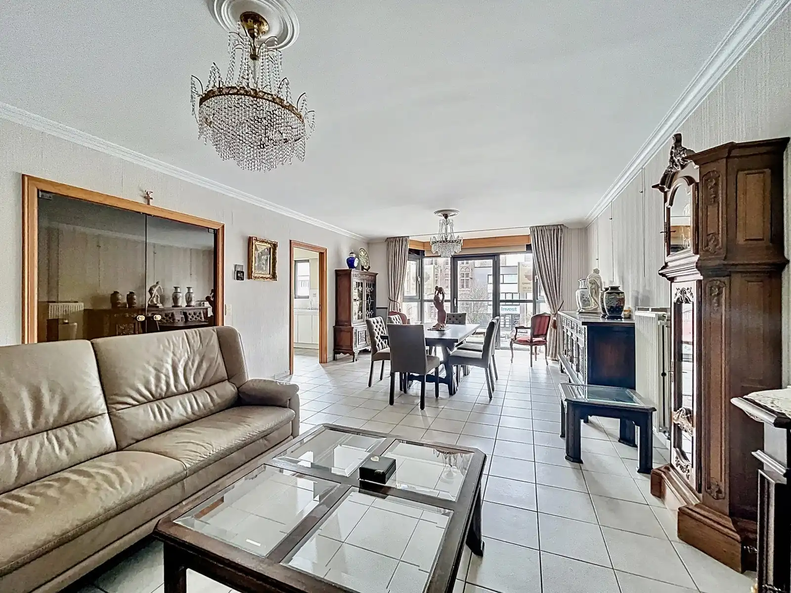 Centrum Aalst, Lichtrijk én Ruim Appartement met 2 SLPK! foto {{pictureIndex}}
