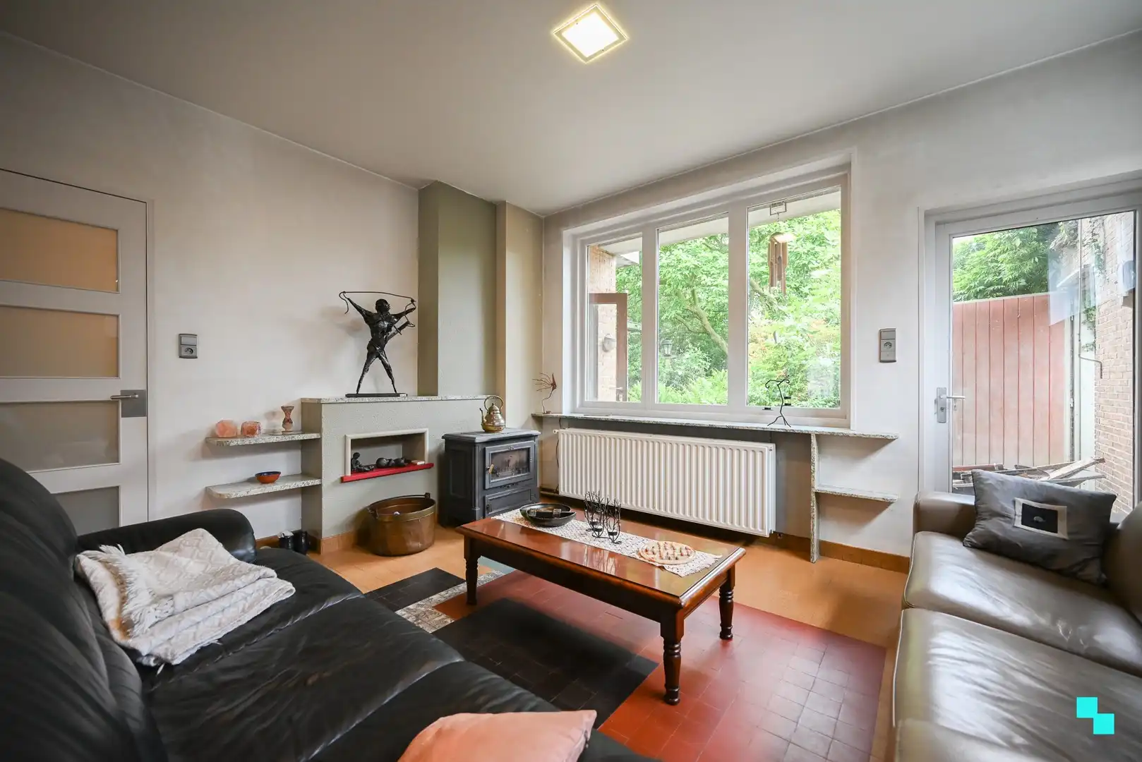 Kleurrijke kubistische burgerwoning in hartje Izegem foto 5