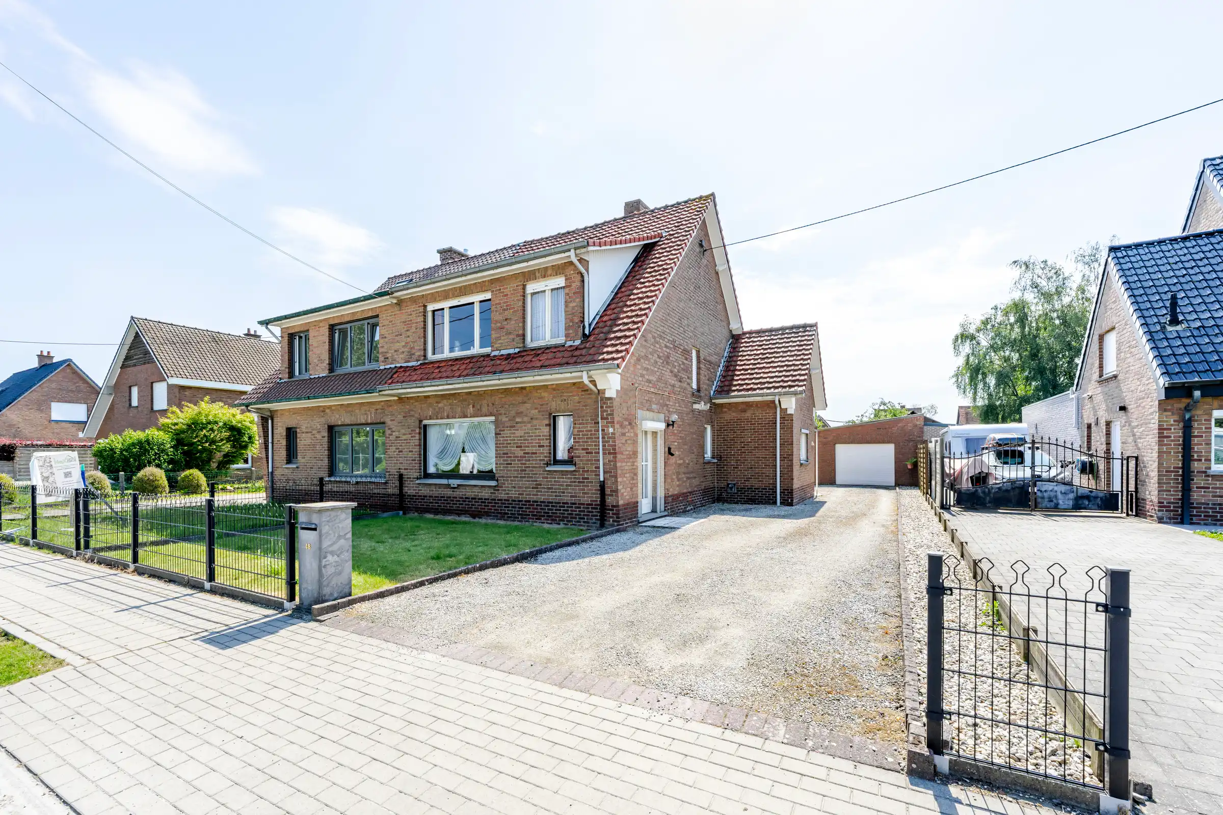 Hoofdfoto van de publicatie: Gezellige woning met grote tuin in Outrijve