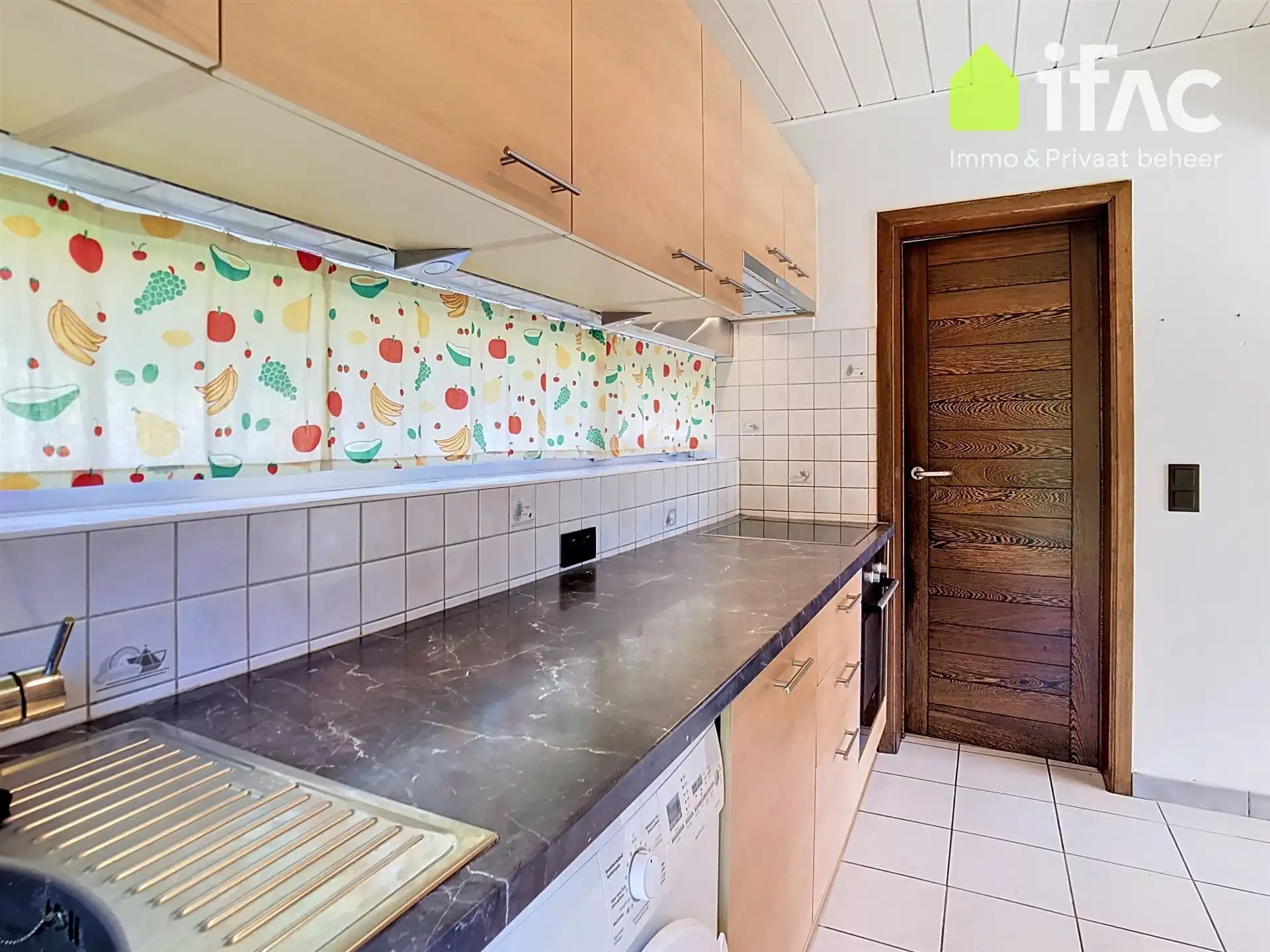 Woning met 4 slaapkamers, garage en tuin foto 12