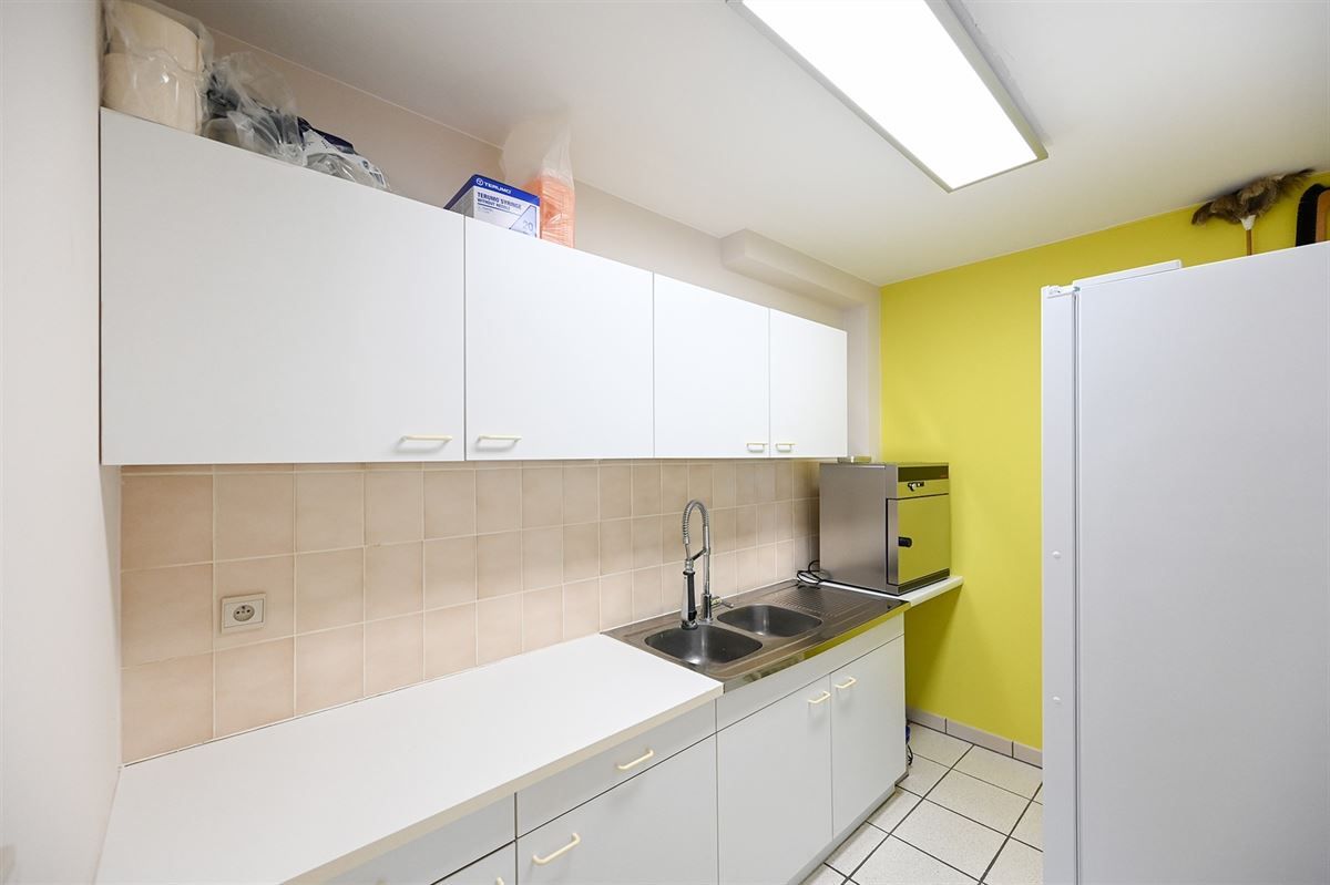 Zeer ruime villa met mogelijkheid voor praktijk of zorgwoning foto 21