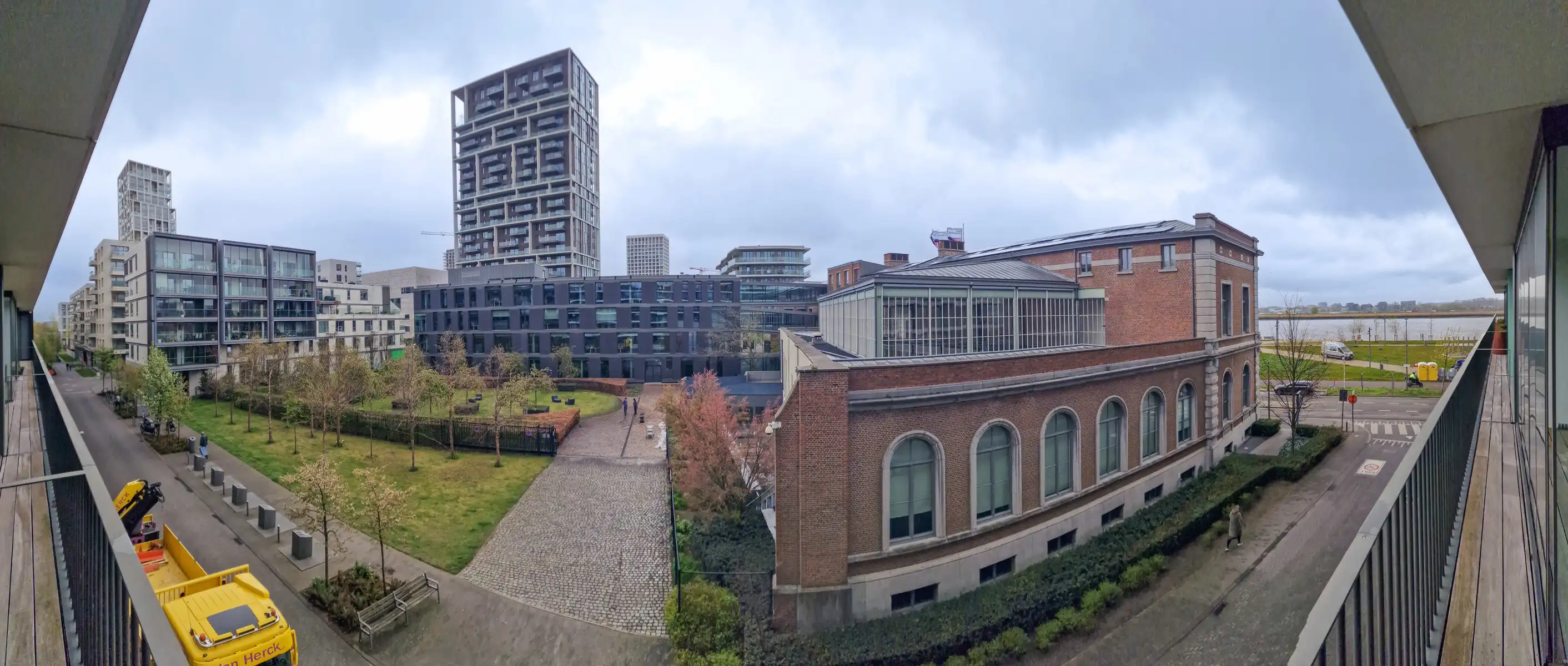 Ongemeubeld 1k appartement met prachtig terrras foto 10