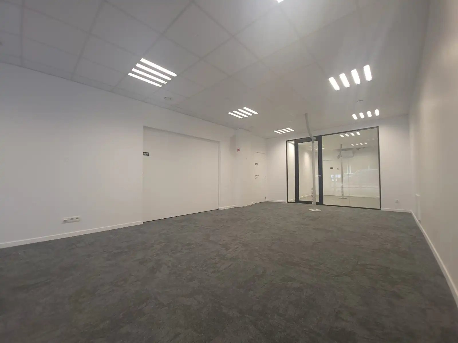 Exclusief gelegen handelsruimte in centrum Deinze foto 5