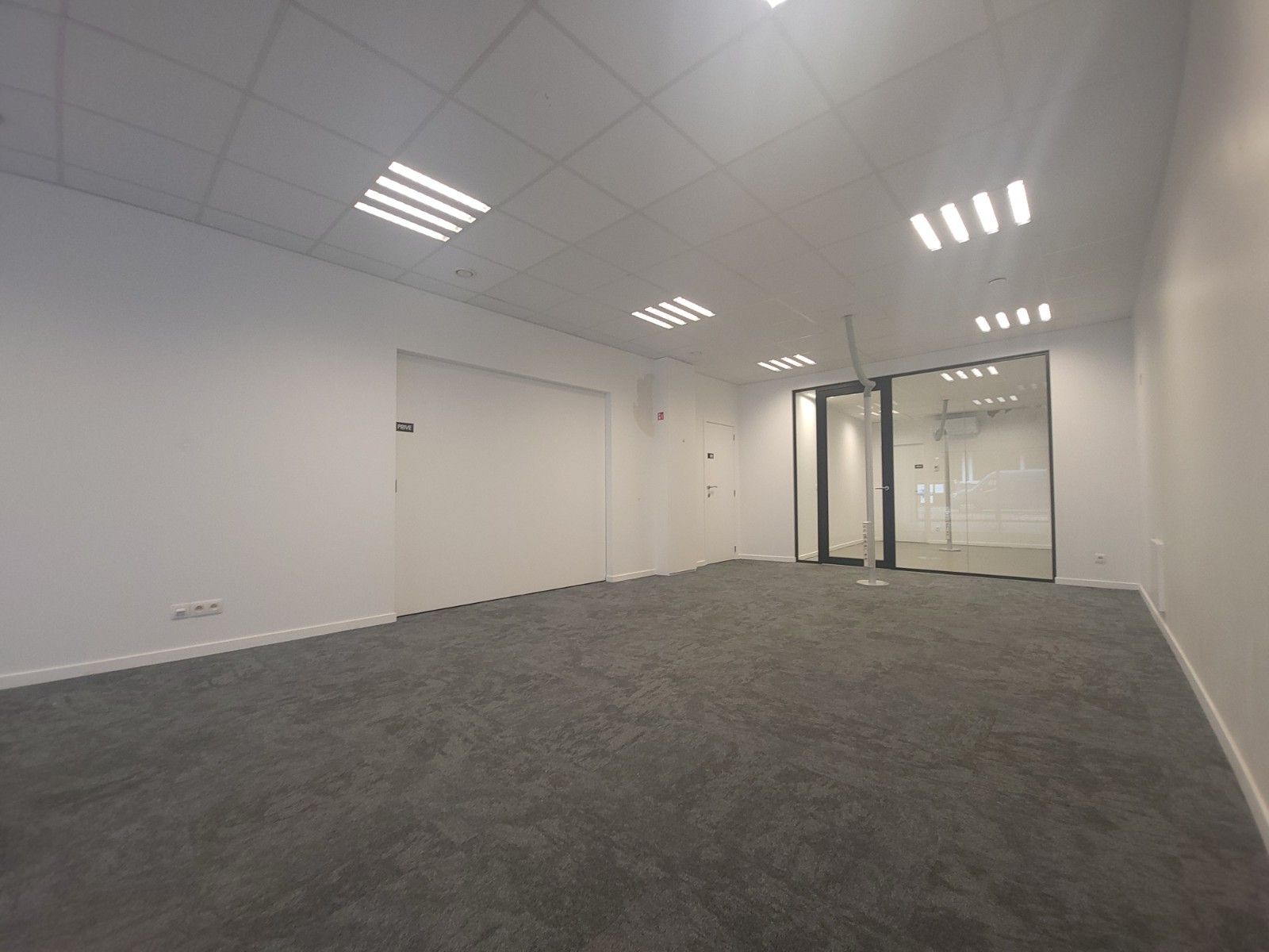 Exclusief gelegen handelsruimte in centrum Deinze foto 5