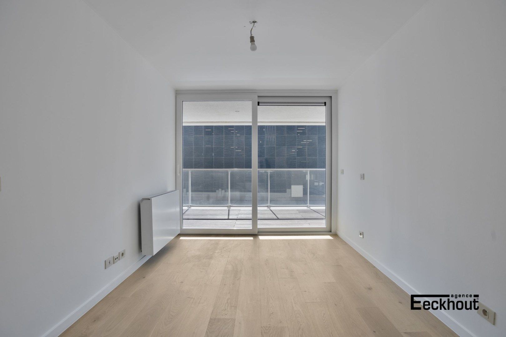 Luxe hoek-appartement met grote zonneterrassen rondom en vlakbij de zeedijk van Mariakerke! foto 16