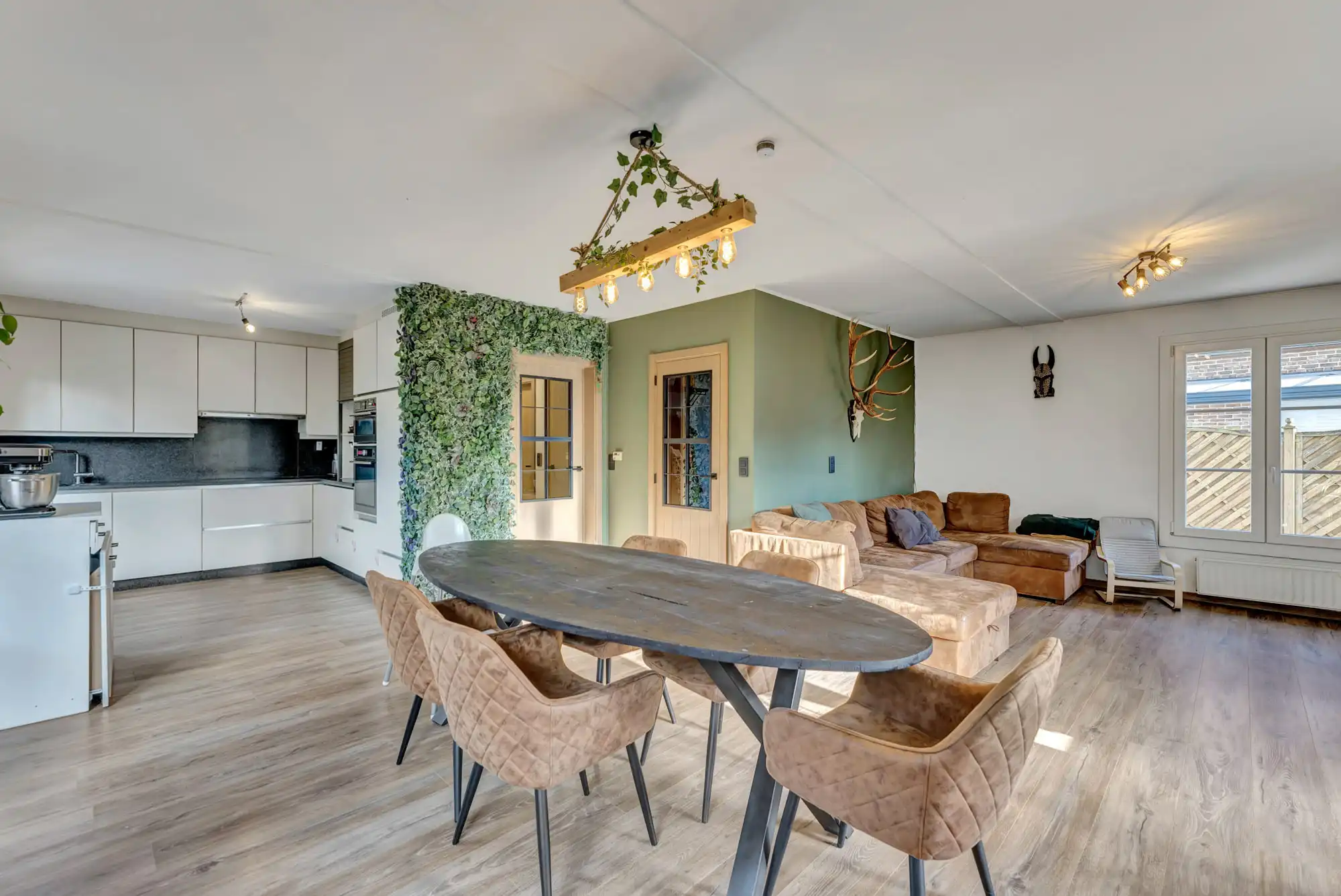 Gezellige woning met ruime tuin foto 16