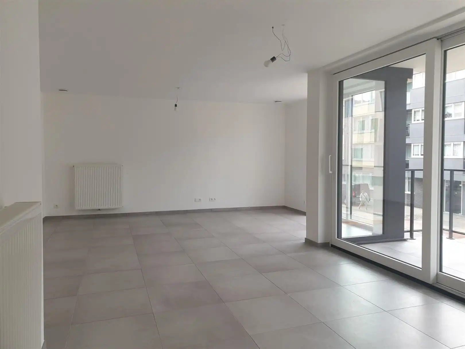 VOLLEDIG OPGESCHILDERD NIEUWBOUWAPPARTEMENT MET TWEE SLAAPKAMERS EN TWEE TERRASSEN foto 5