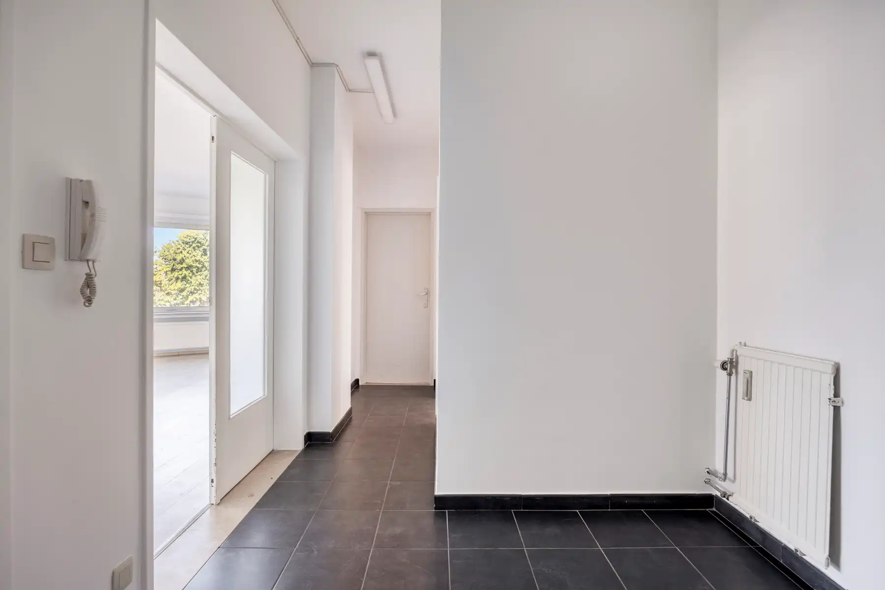 Lichtrijk 2-slaapkamerappartement met terras foto 7