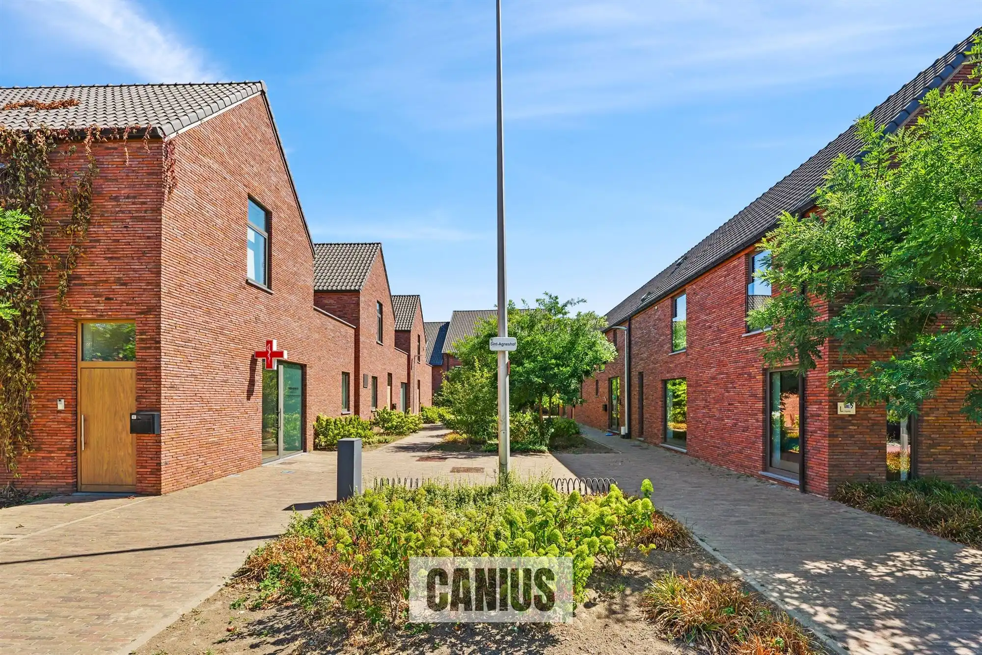 KANTOORGEBOUW MET PRAKTIJKRUIMTES OP TOPLOCATIE foto 15