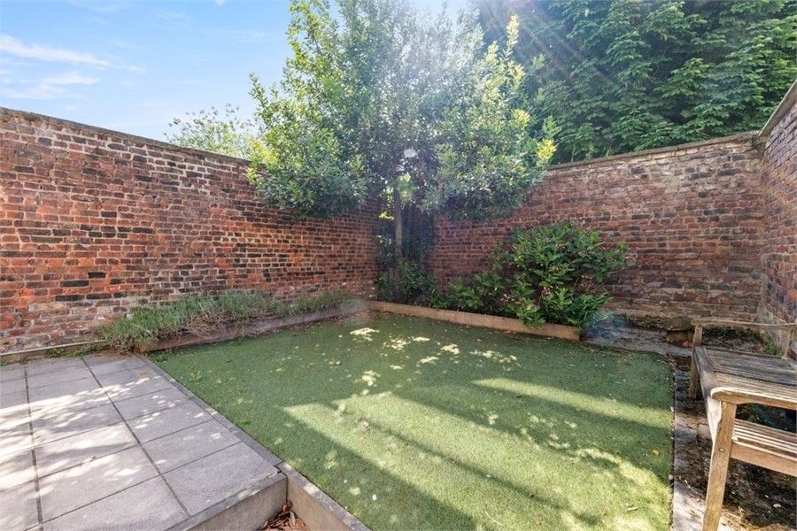 PRACHTIG HERENHUIS MET VEEL CHARME IN HET CENTRUM VAN SINT-TRUIDEN foto 29