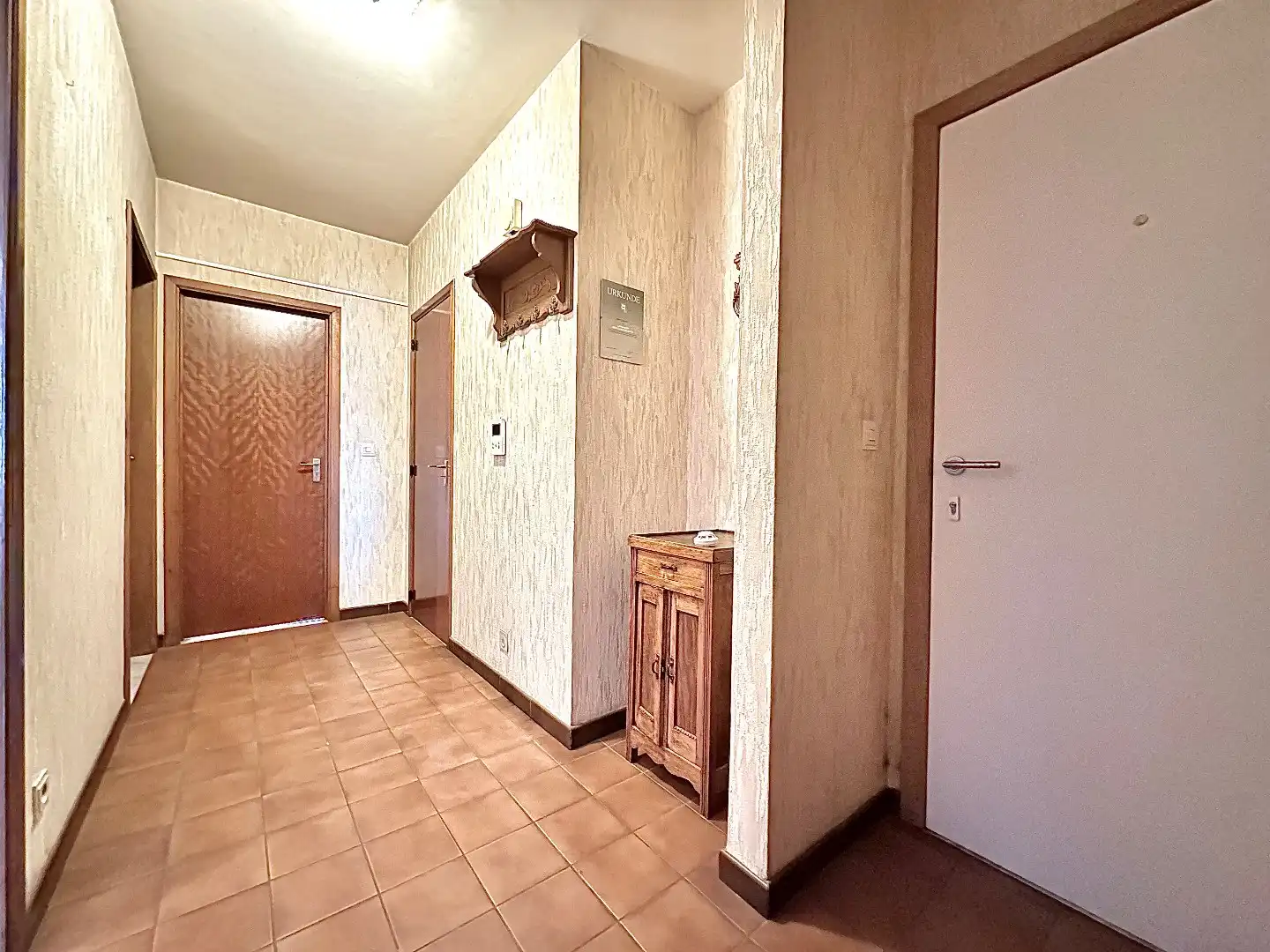 Ruim en centraal gelegen appartement in Tongeren met 2 slaapkamers, terras, garage en berging foto 2