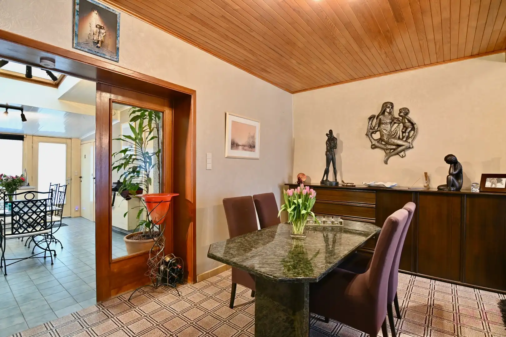 Instapklare gezinswoning met gezellige tuin in de Truiense stadsrand foto 2