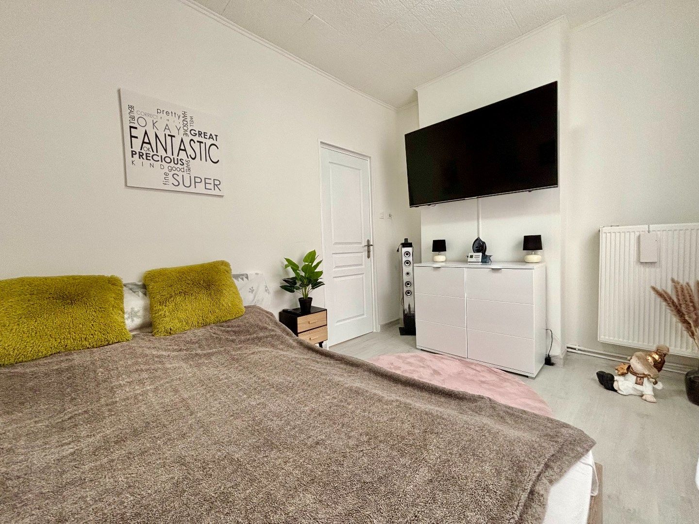 GERENOVEERDE RIJWONING MET 3 SLPKS, 2 BADKAMERS EN MOGELIJKHEID HUURGARAGE foto 11