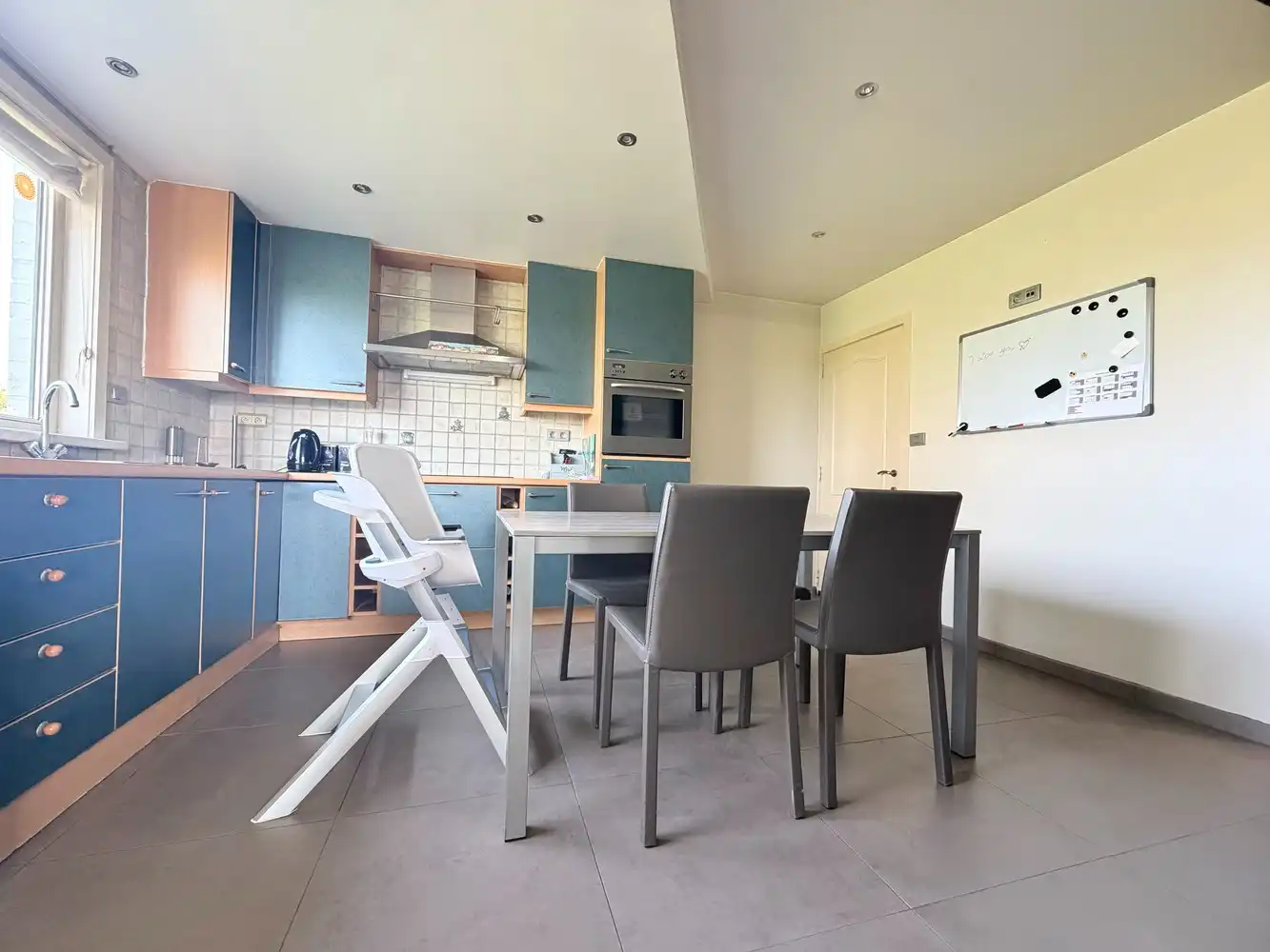 Instapklare woning met  ruime garage en landelijk uitzicht in Vladslo foto 7