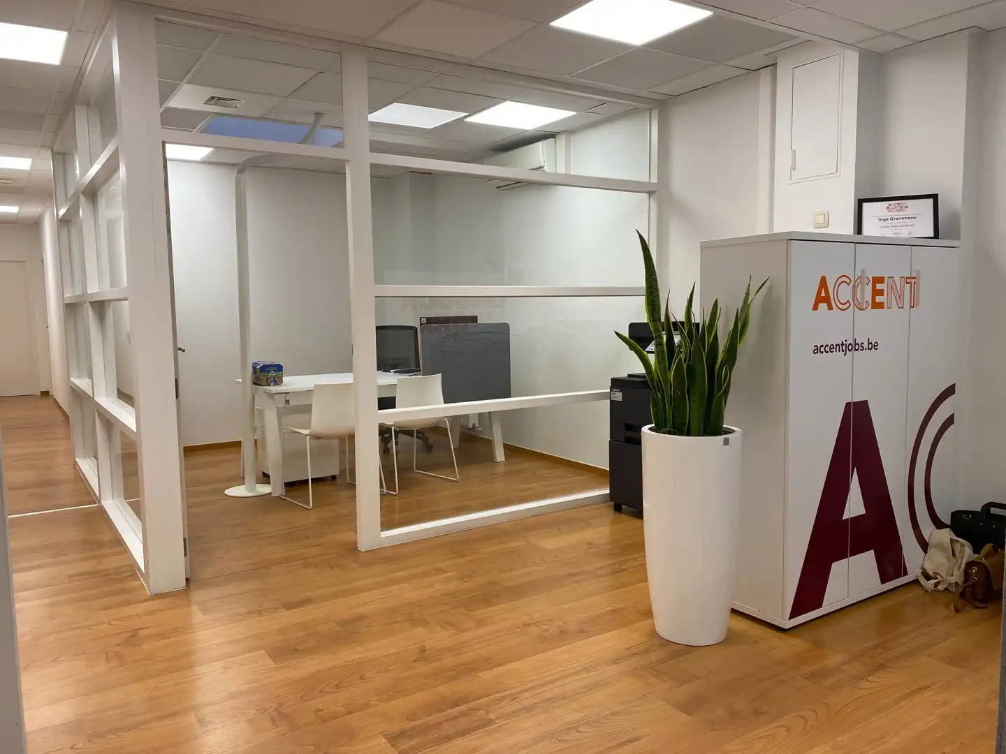 Mooi ruim winkelpand in centrum Eeklo foto 4