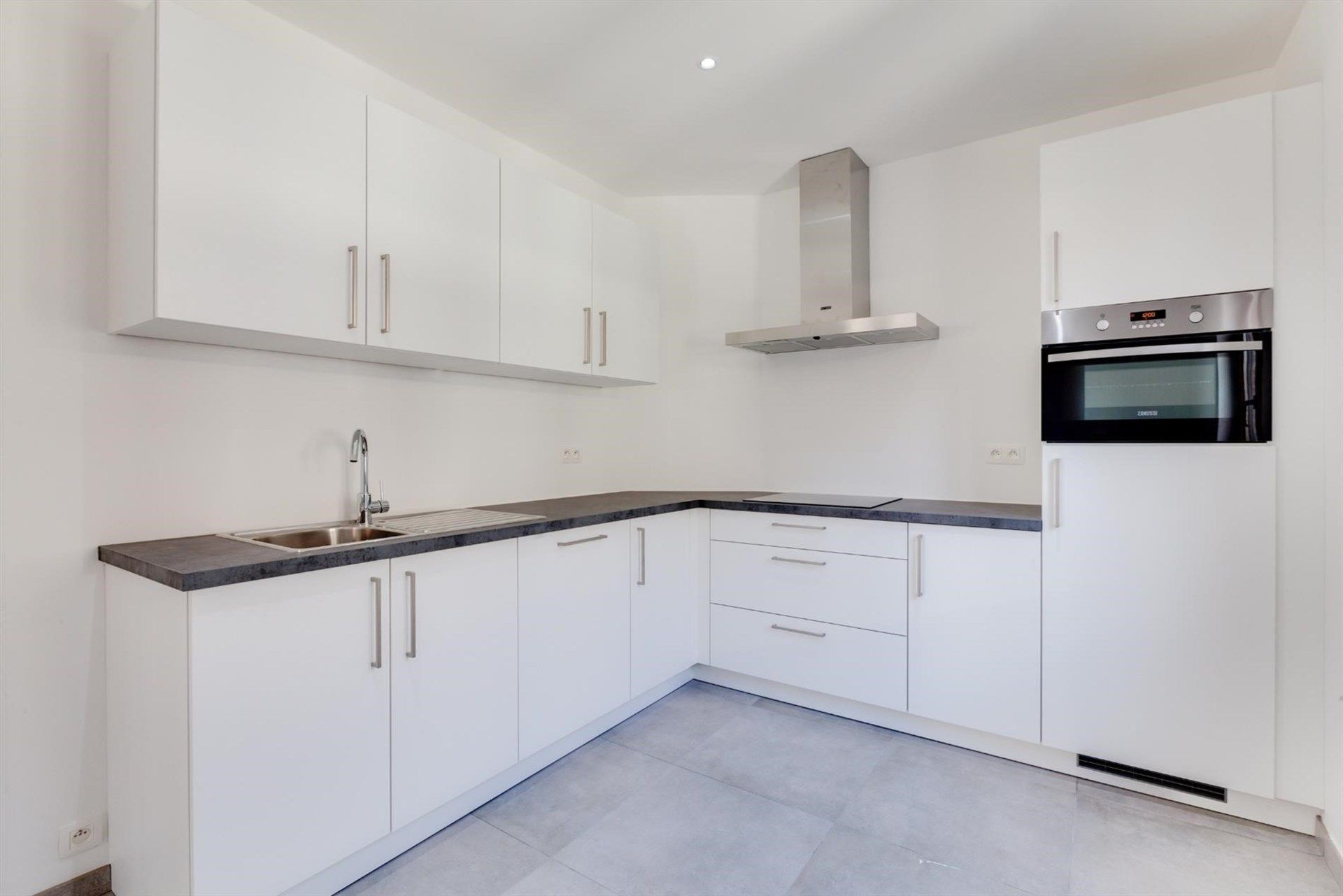Gerenoveerd 2/3 slaapkamer appartement in centrum Hamme foto 3