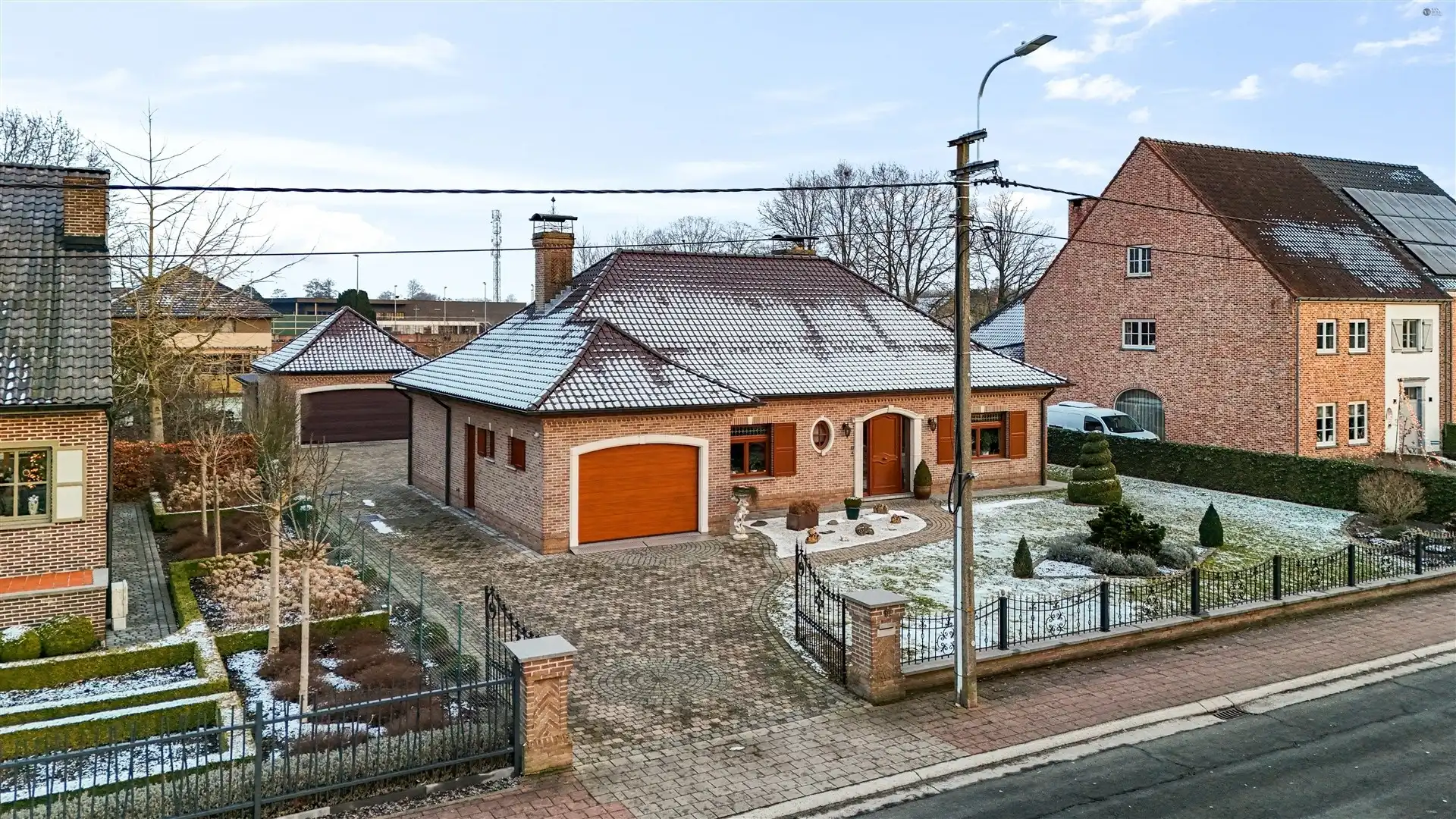 Hoofdfoto van de publicatie: Gelijkvloers, verzorgde en solide woning 