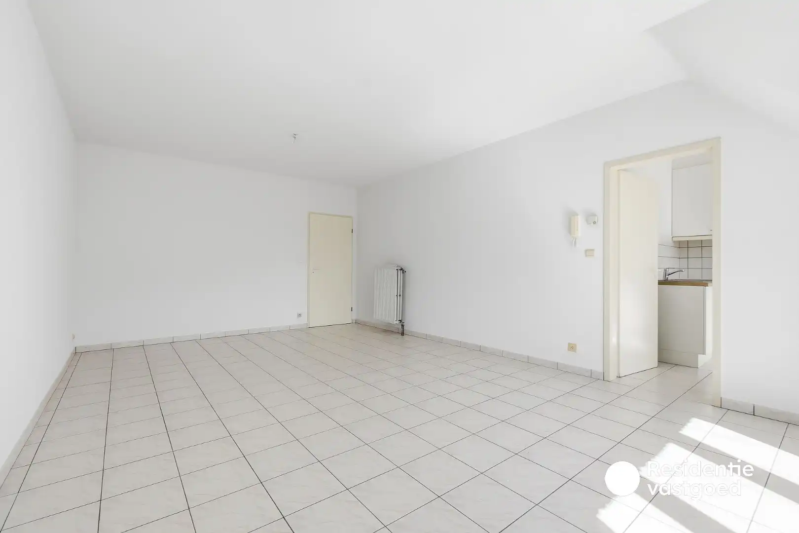 Instapklaar 2-slaapkamerappartement met garage in Blankenberge foto 10