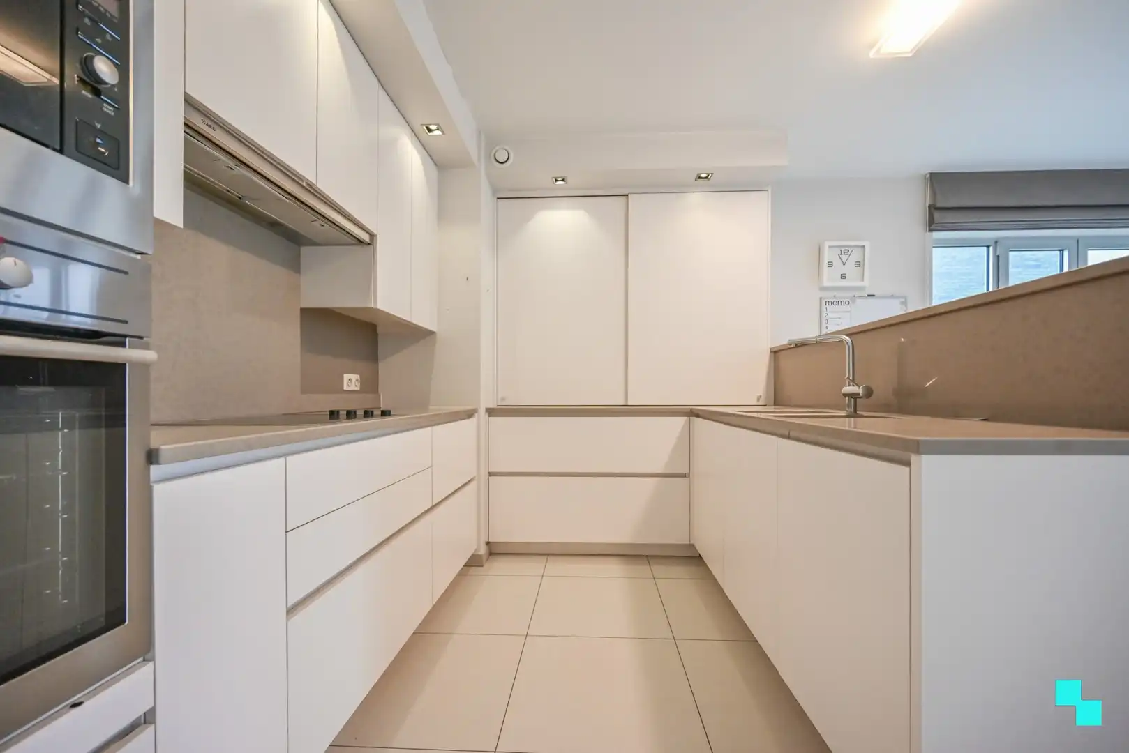 Riant 3-slaapkamerappartement met zicht op de vaart te Izegem foto 10