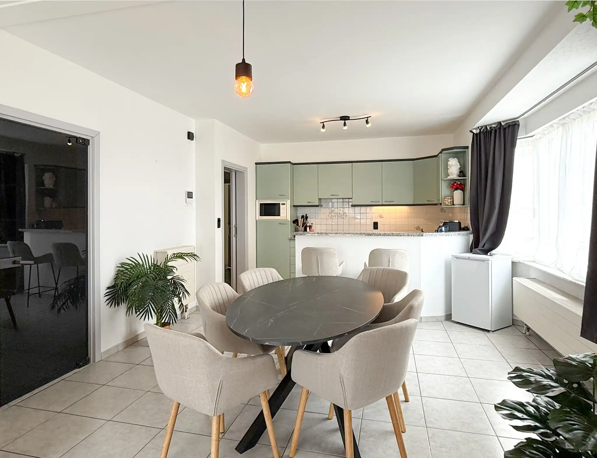 Instapklaar, energiezuinig appartement met 2 slaapkamers en garage foto 3