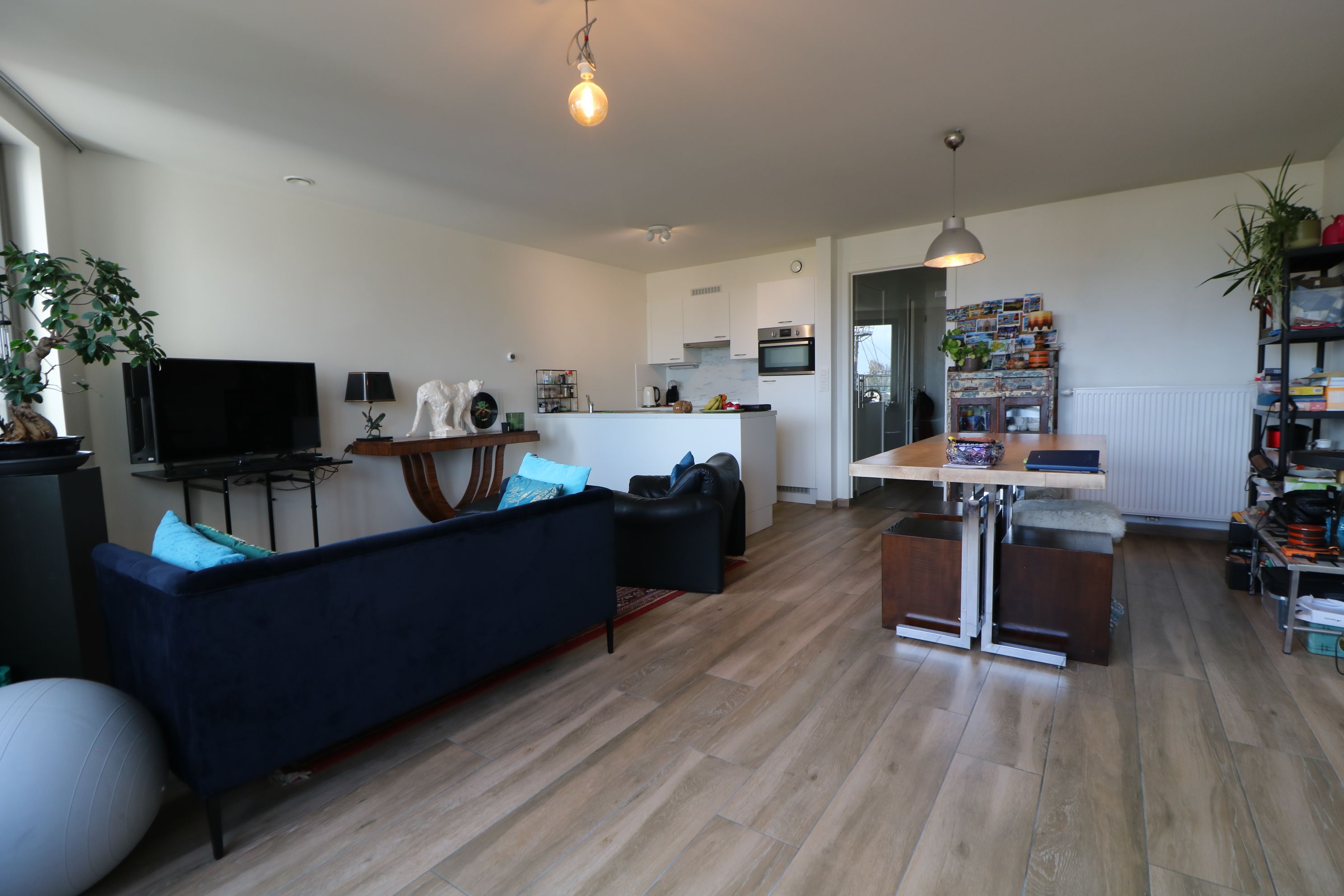 Recent (2020), instapklaar 2-slaapkamerappartement in een aangename buurt.  foto 4