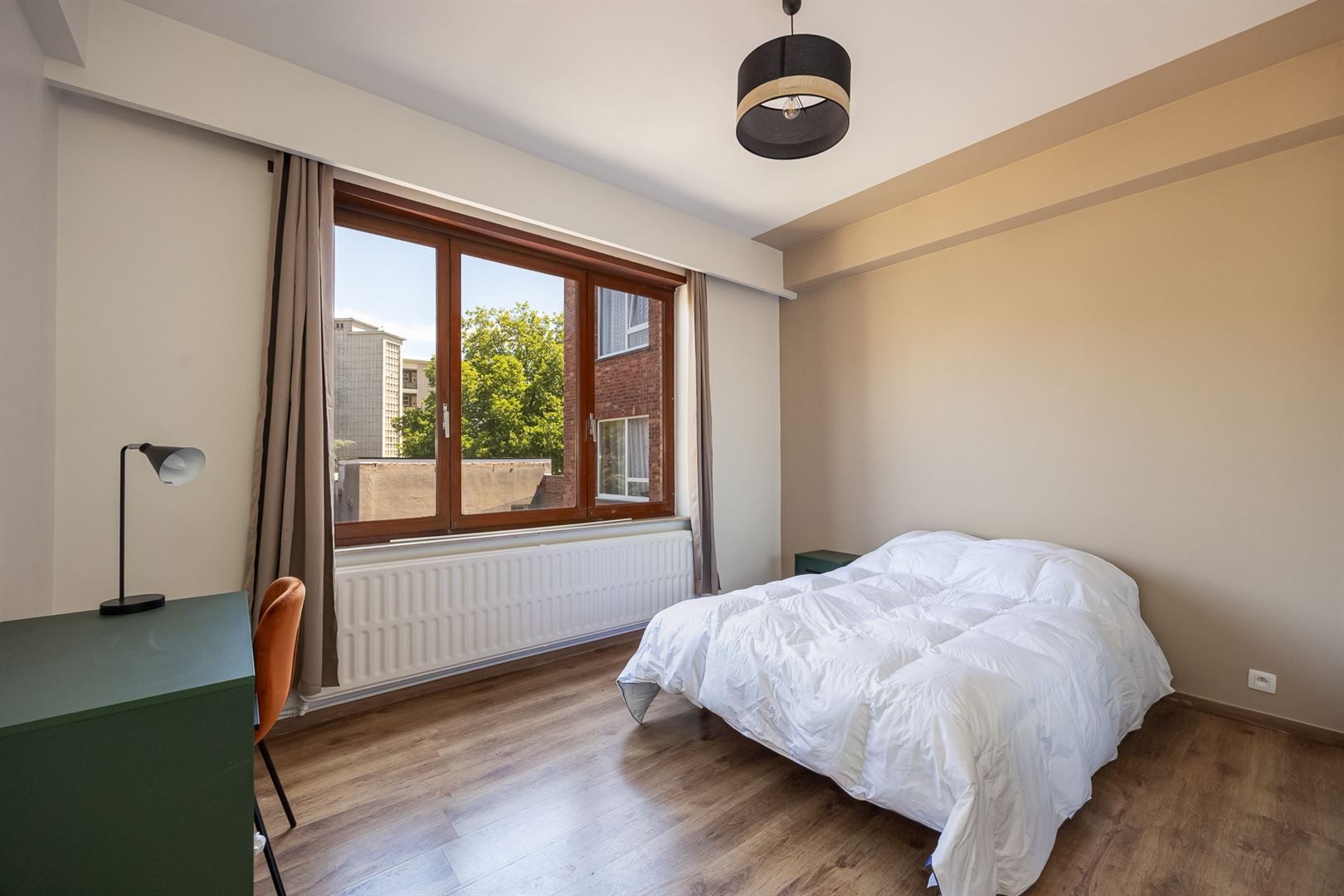 Ruim appartement met 4 slaapkamers en veel lichtinval foto 16