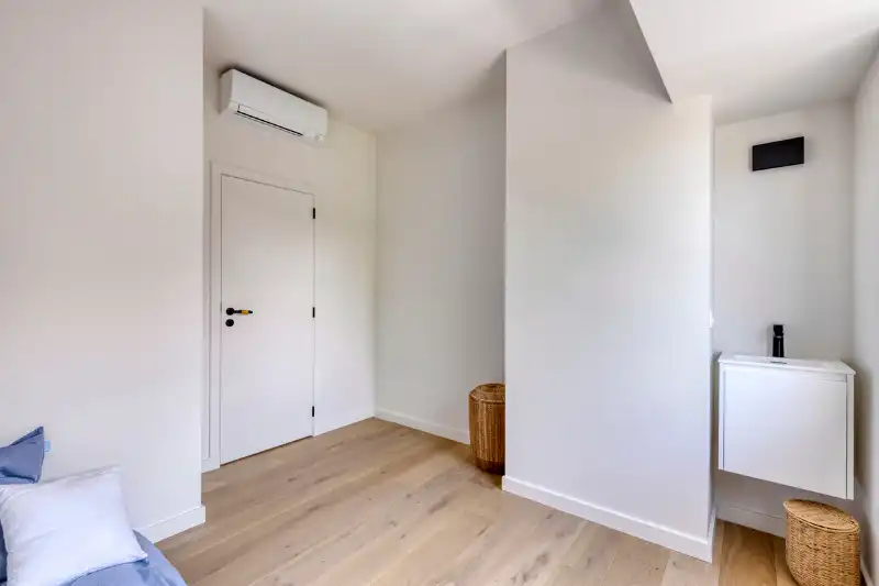Stijlvol appartement  in hartje Zeveneken! foto 11