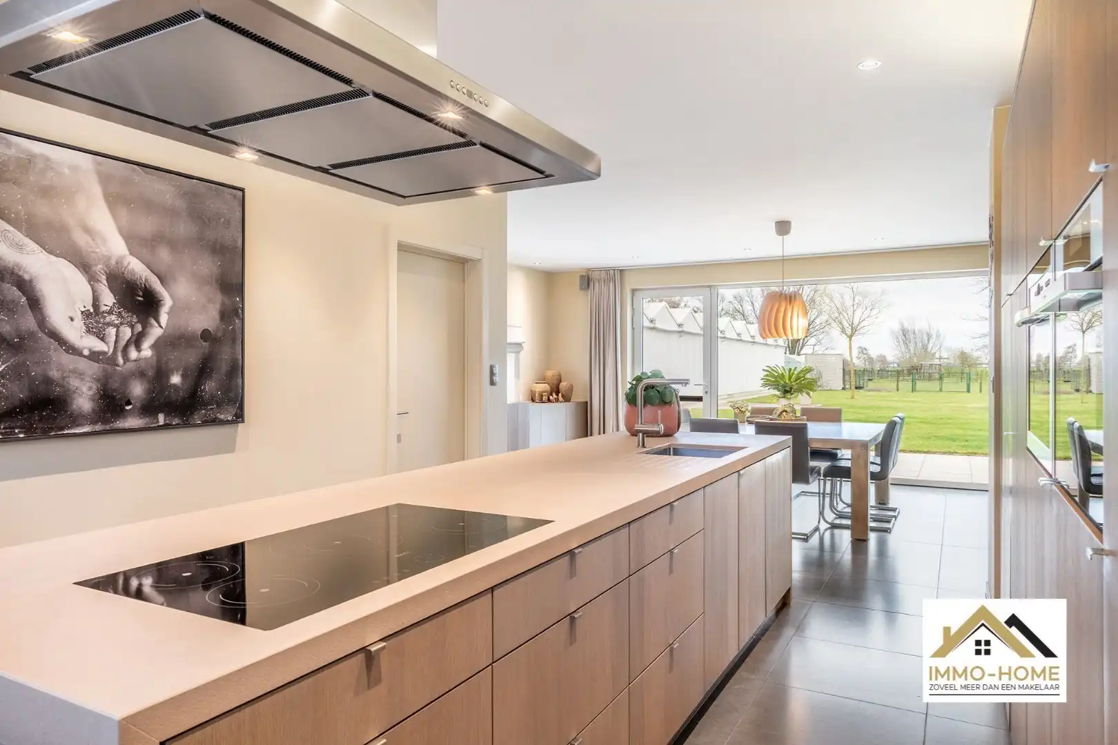 Vrijstaande woning met 3000M2 grond en landelijk uitzicht!! foto 3