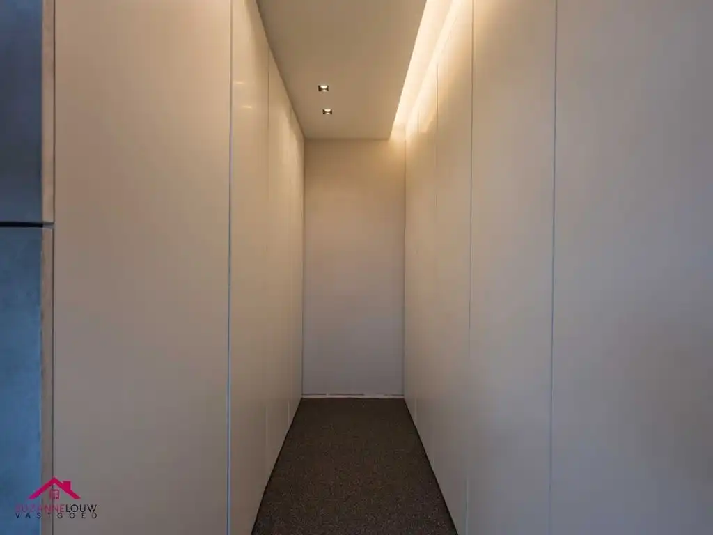 Vrijstaande woning in hedendaagse stijl foto 32