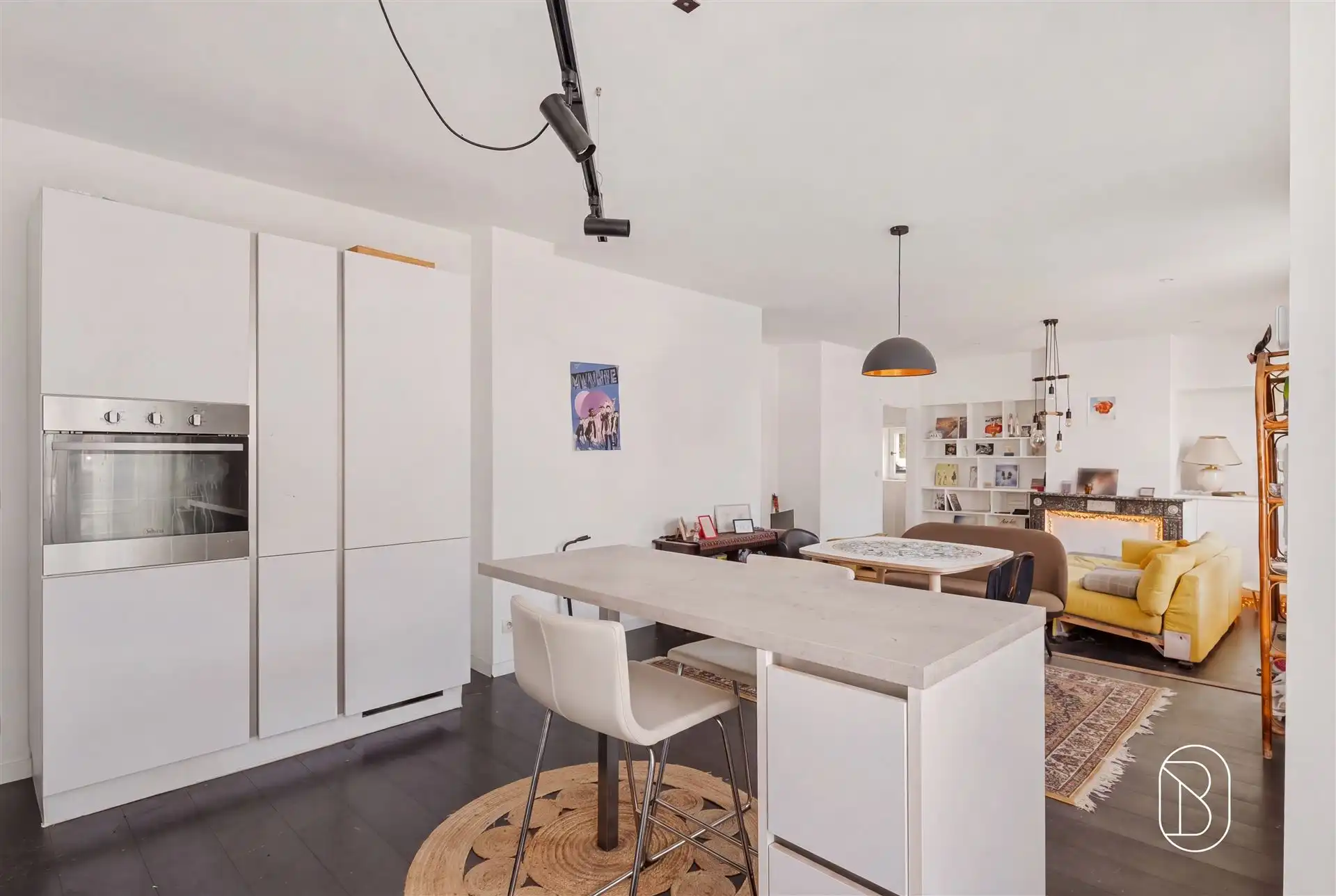Handelspand + 2 gerenoveerde appartementen hartje Kortrijk foto 17