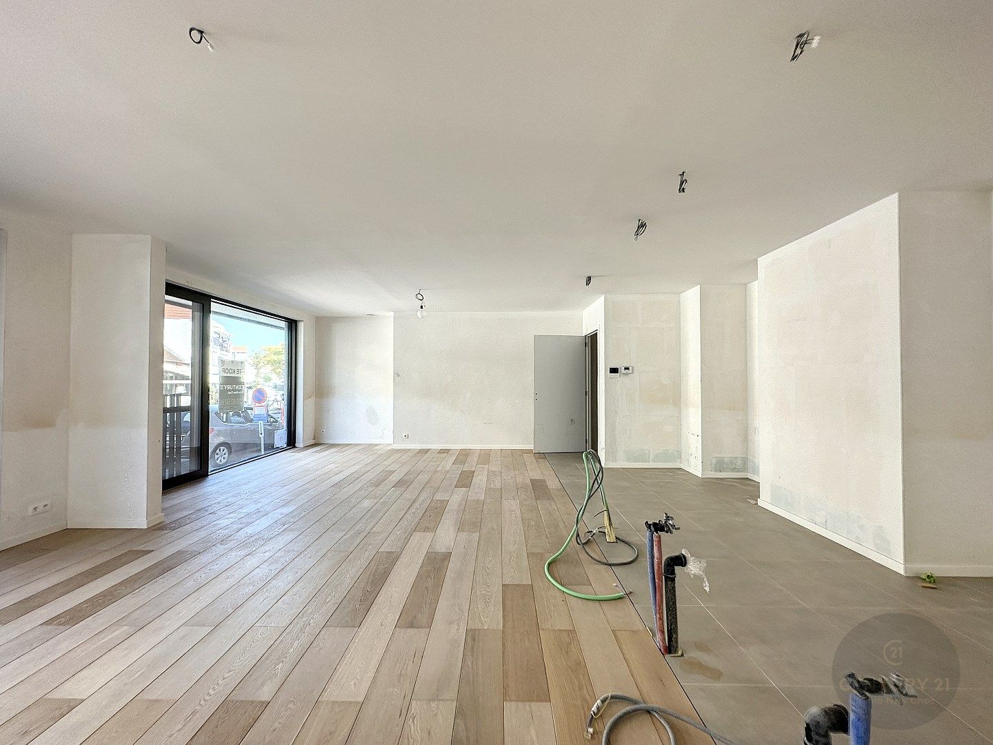 NIEUW en ZEER RUIM gelijkvloersappartement foto 8