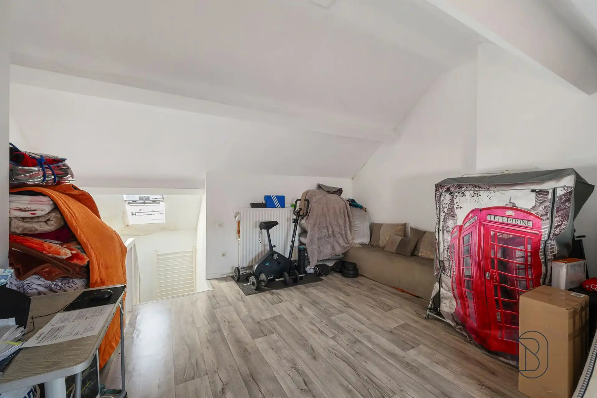 Goedgelegen gerenoveerde woning foto 14