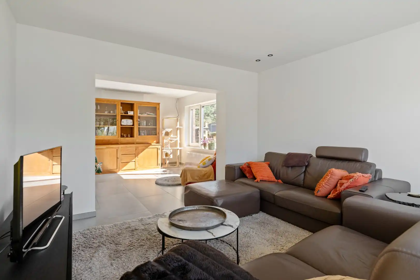 Vrijstaande woning op een ruim perceel van 3.330 m² met prachtig groen uitzicht en tal van mogelijkheden foto 7